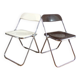 Duo of white and brown Piretti plia chairs