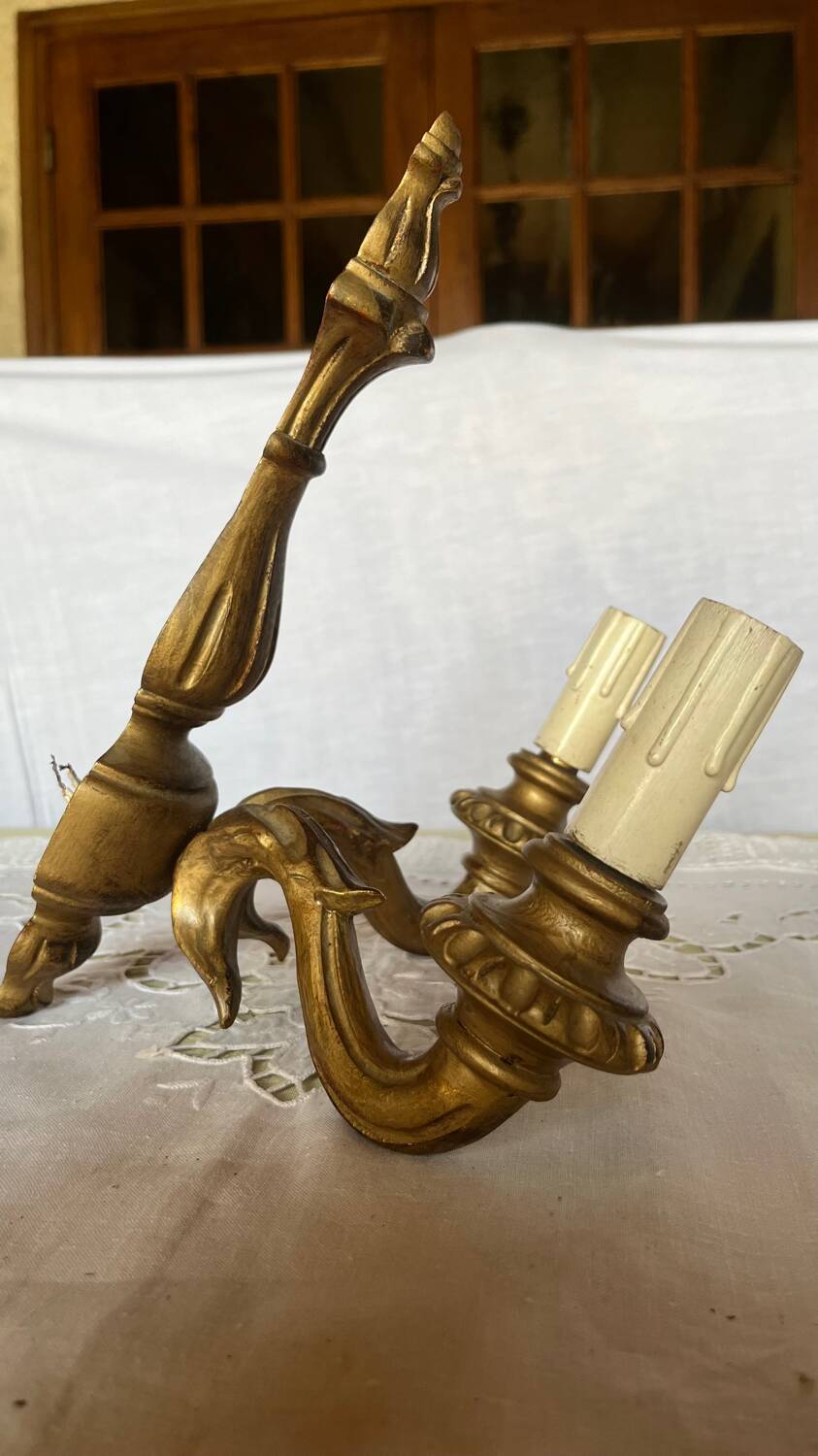 Paire d’appliques  murales bois peint vintage