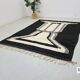 Tapis berbère sur mesure noir et blanc abstrait - Tapis Zanafi Kilim