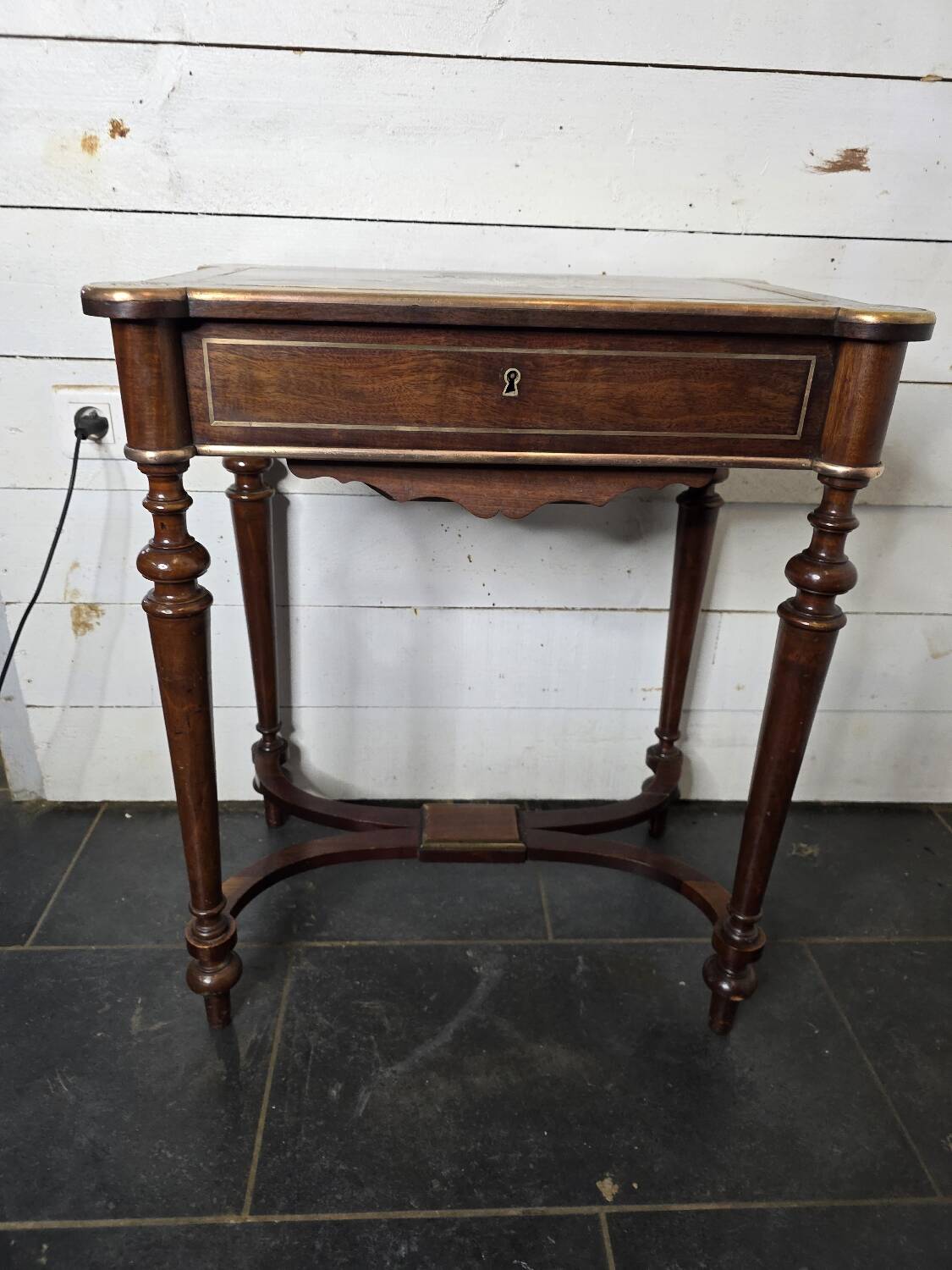 Napoleon III mahogany dressing table