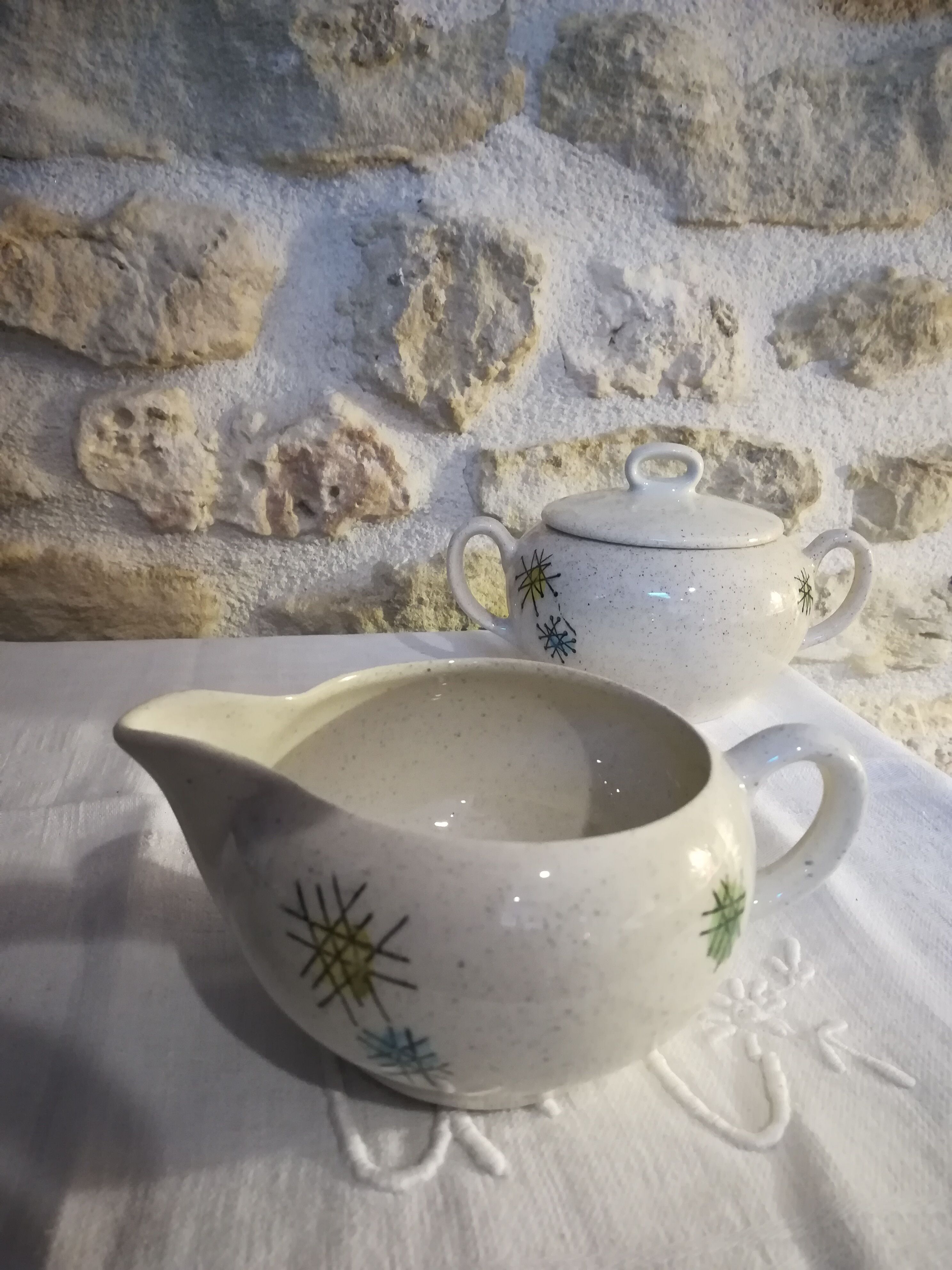 Sugar bowl and earthenware milk pot The stars - French potteries