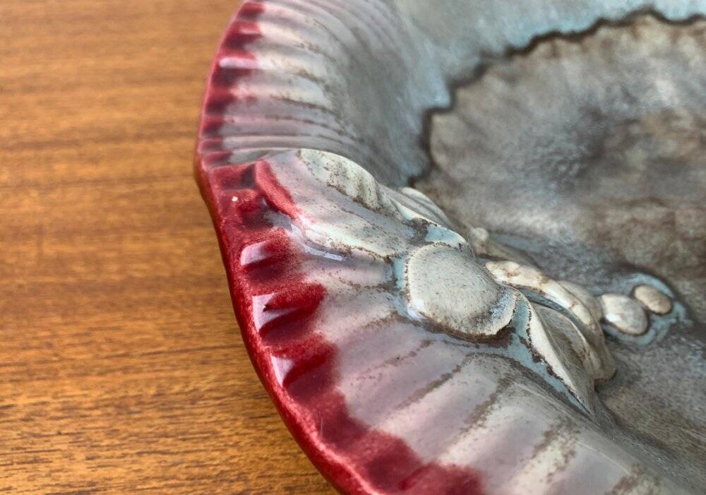 Large East German pottery bowl from the mid-century GDR by Strehla Keramik, 1960s.