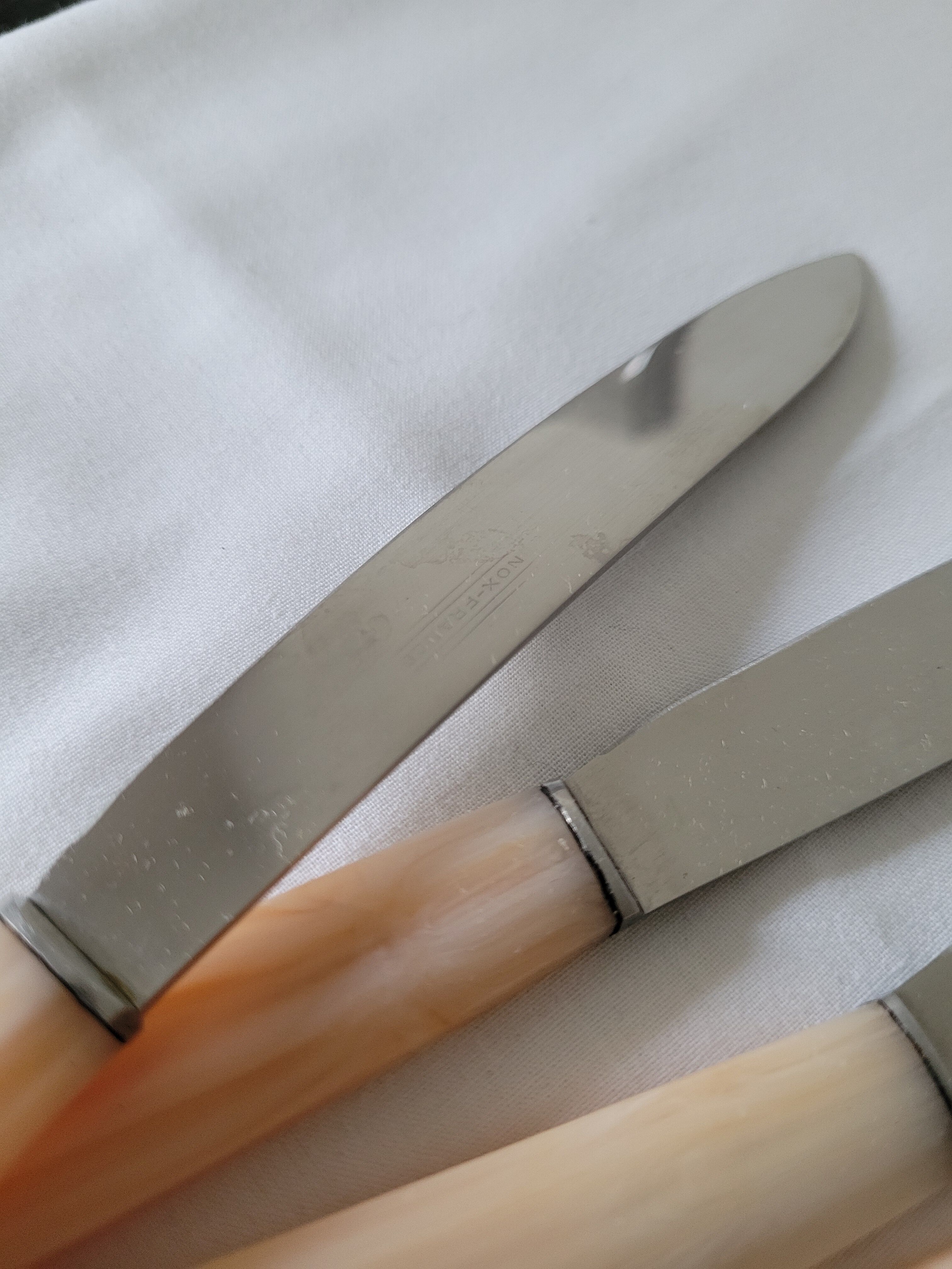 Box of 12 cheese knives