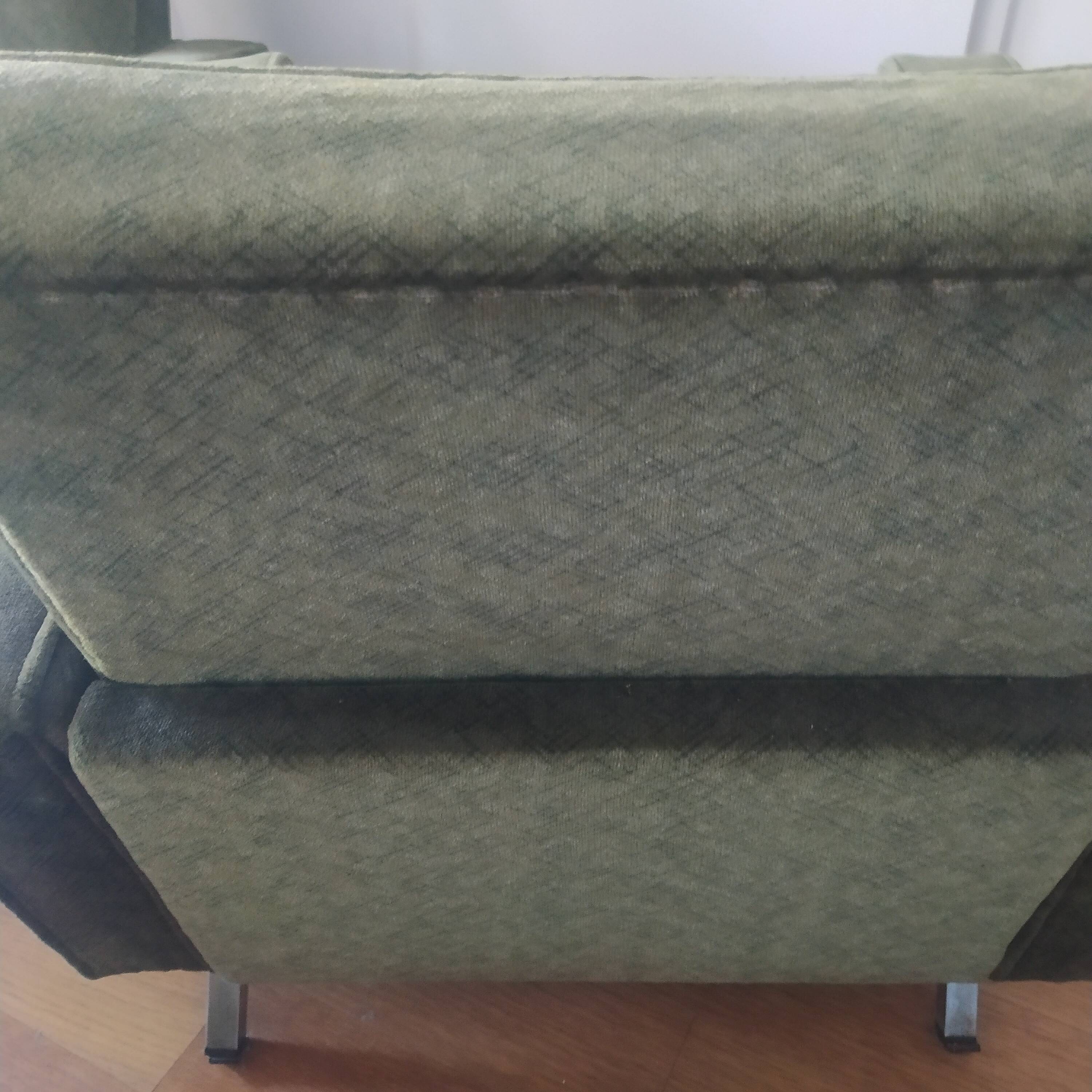 Pair of vintage green velvet armchairs from 1960 with metal legs