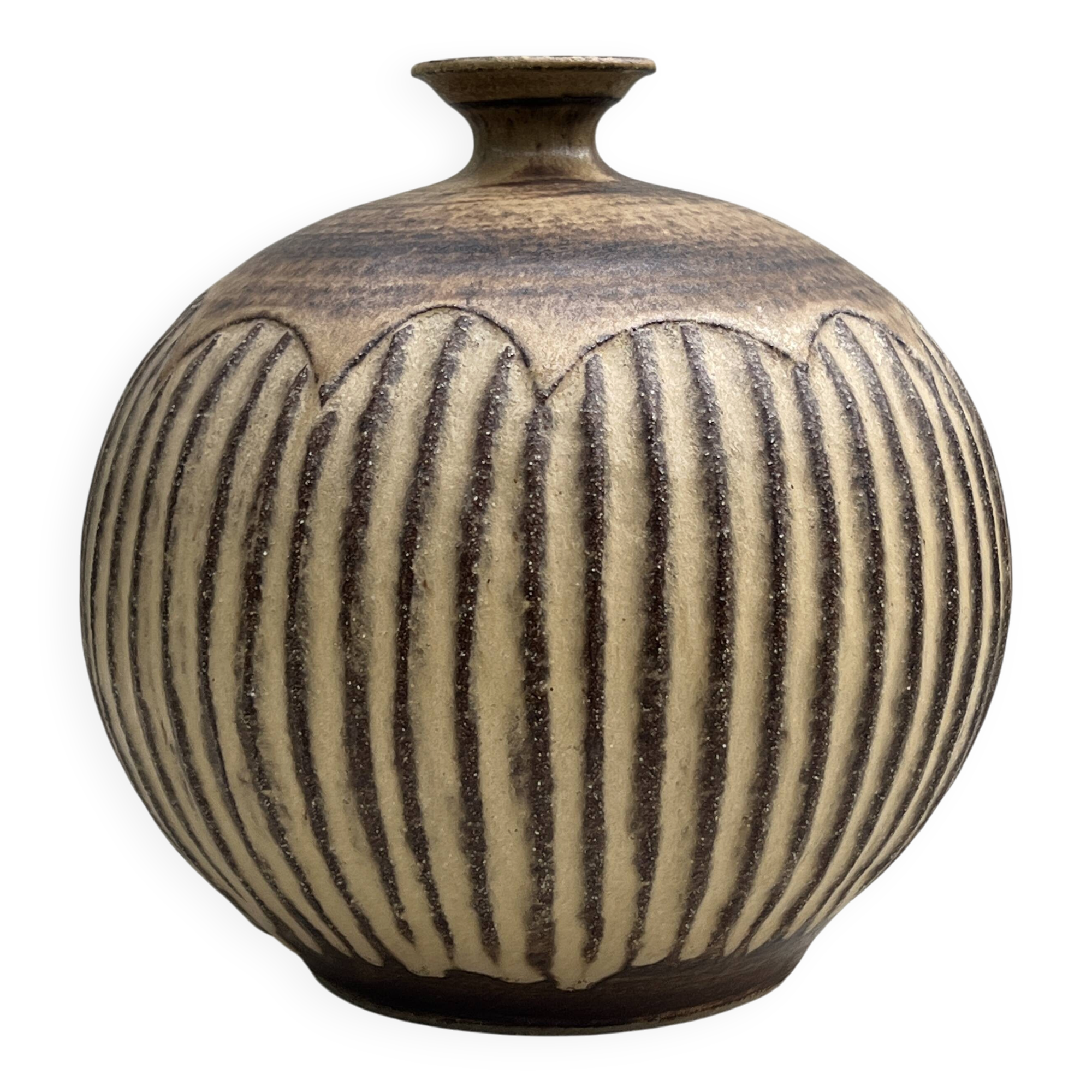 Grand vase en  céramique grès chamotté & sculpté, 1970