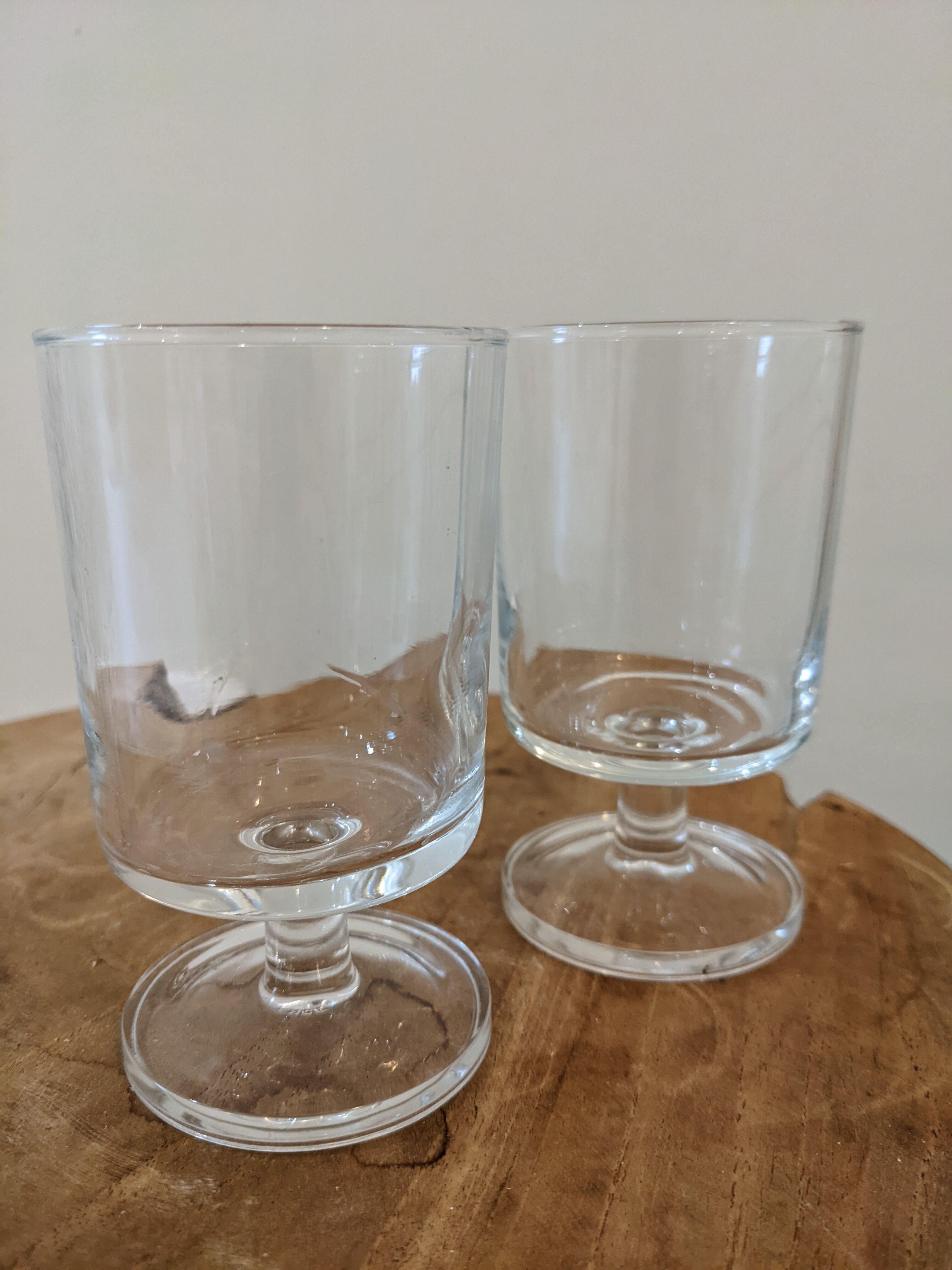 Stemmed glasses 70s crystal water