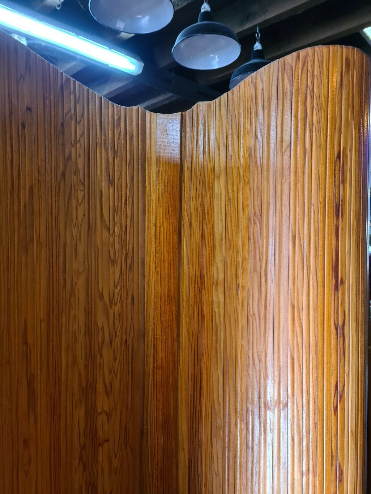 American screen in pitchpin