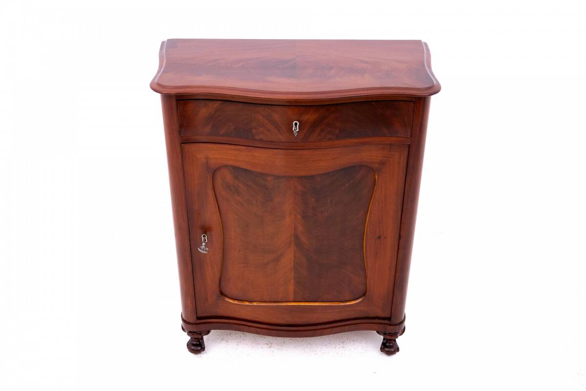 Commode en acajou, fin du XIXe siècle, Europe du Nord.