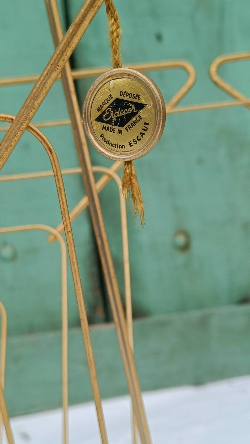 Vintage vinyl magazine rack