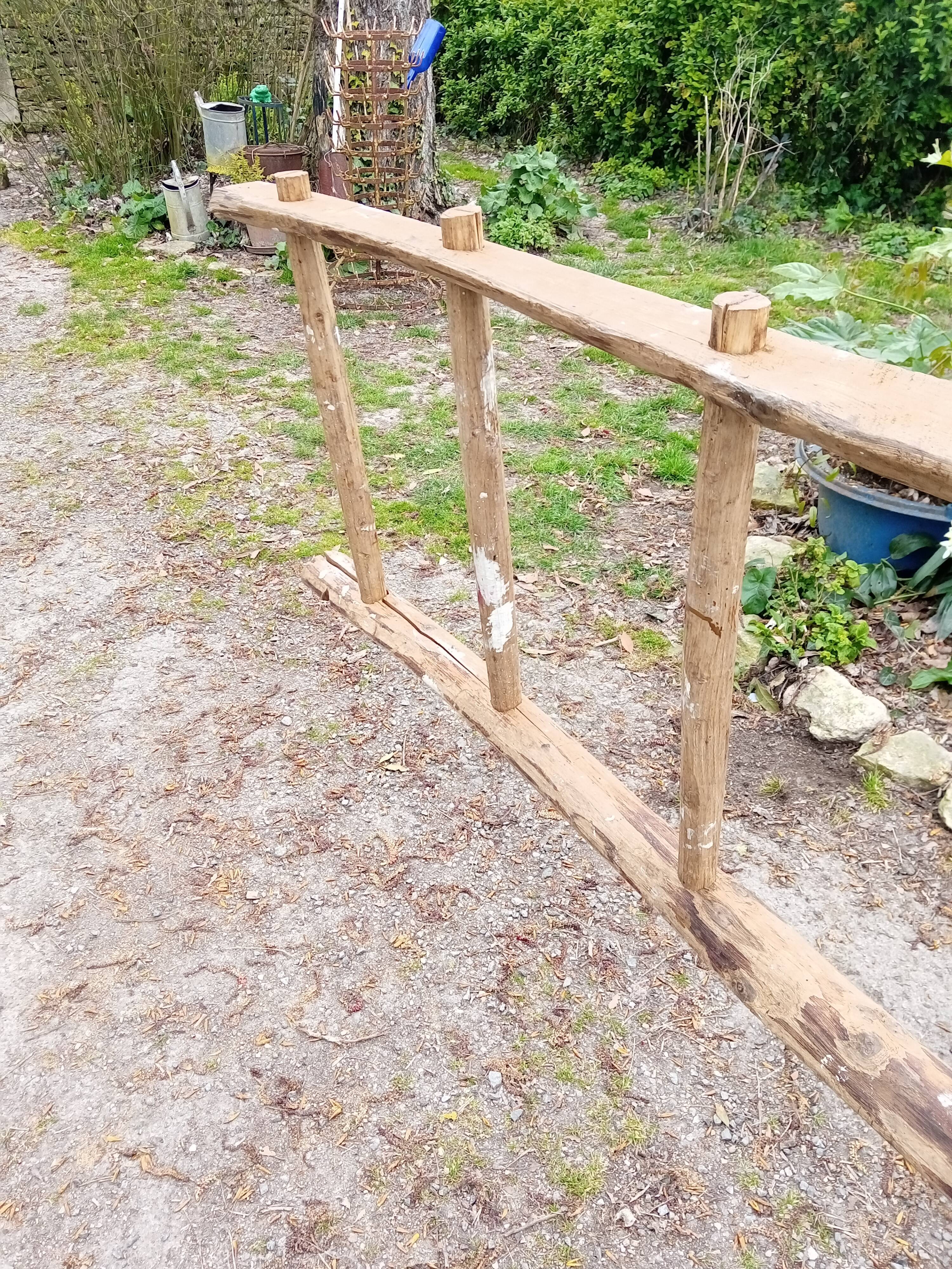 Old wood scale 3.2 m