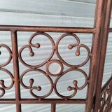 Screen partition wall made of glass and wrought iron