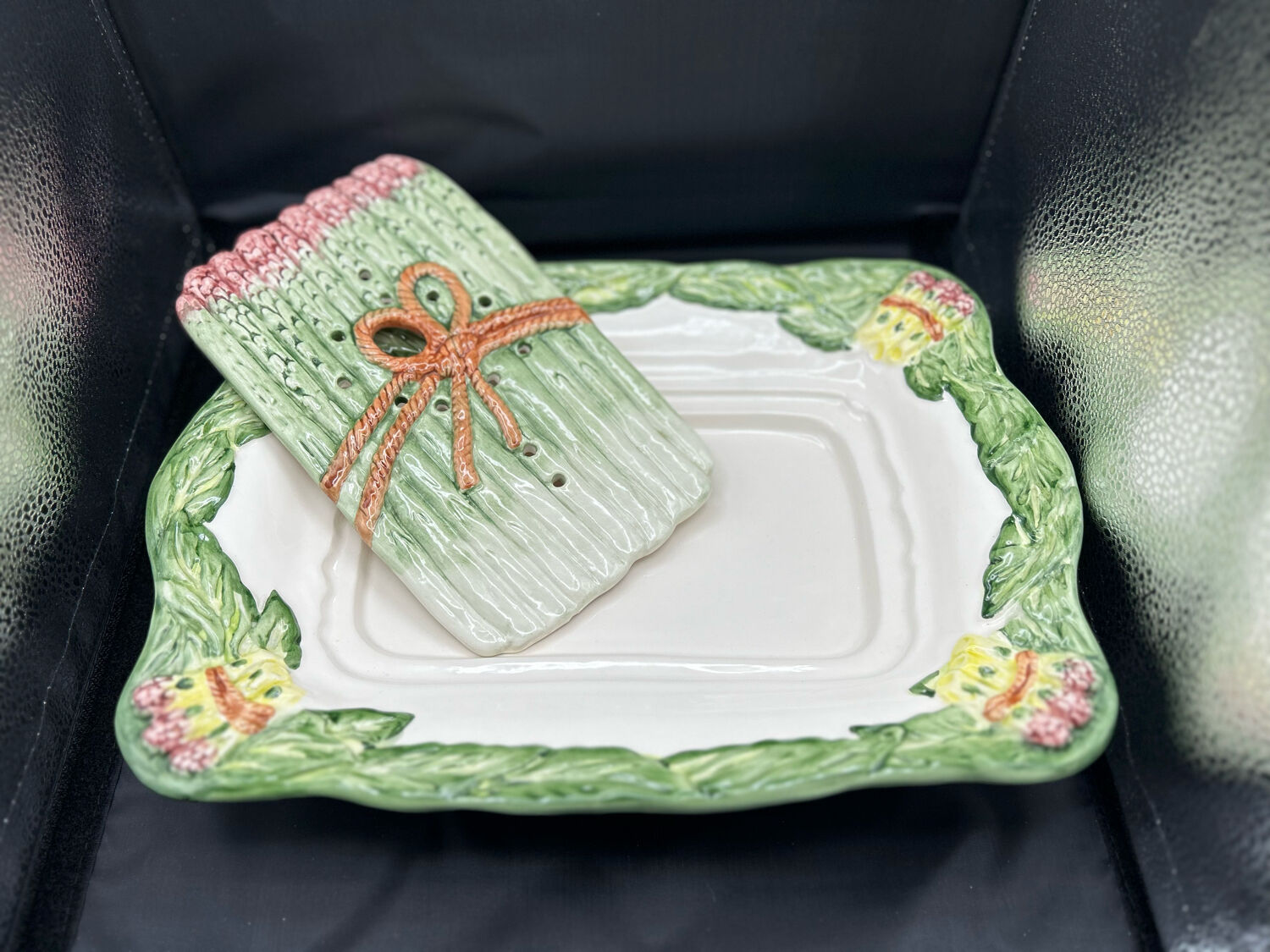 Asparagus dish drainer