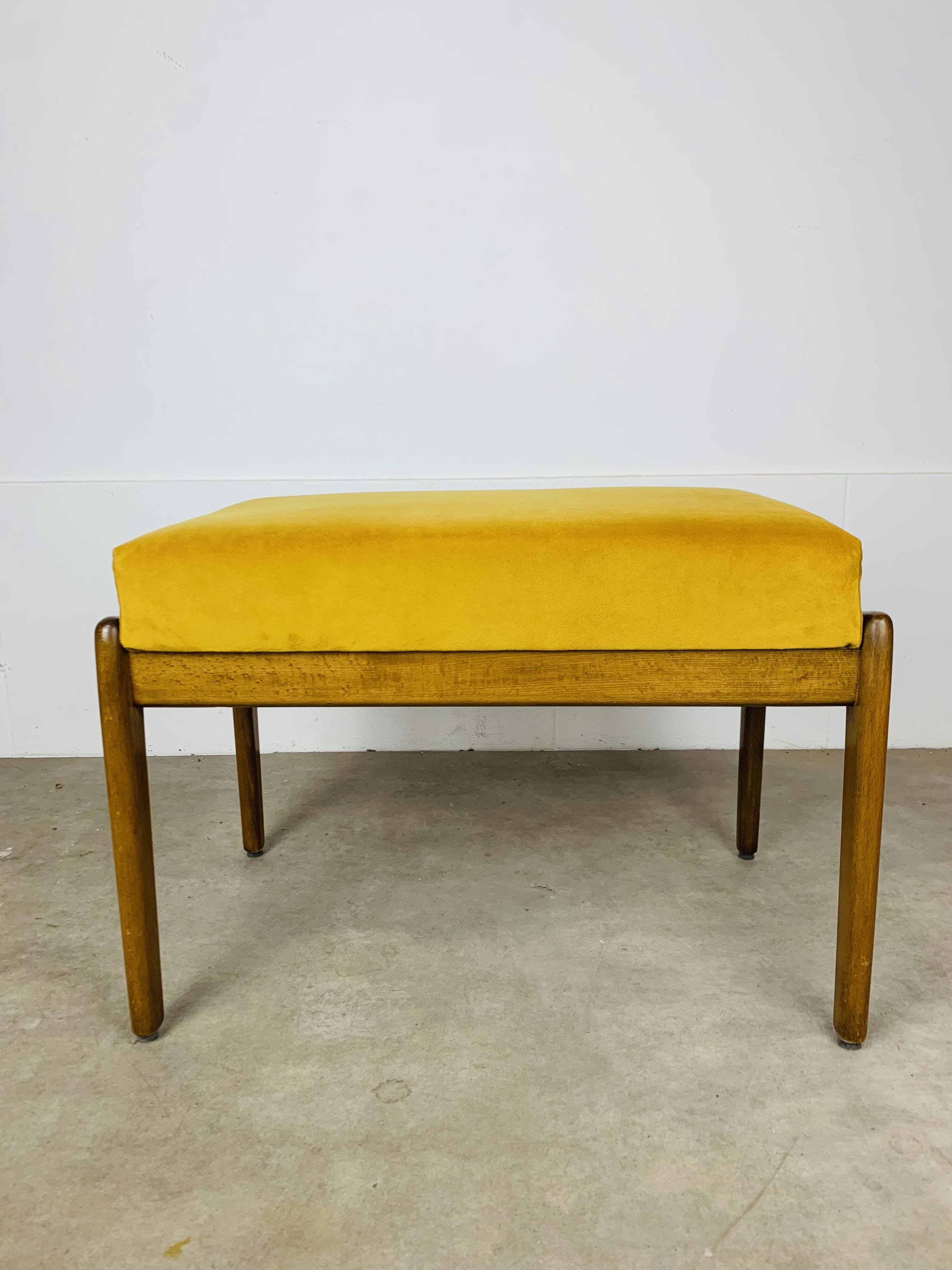 Tabouret scandinave en teck et velours jaune, années 60