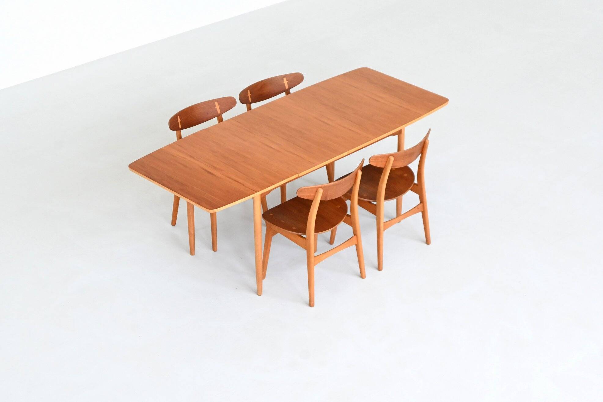 Hans Wegner drop-leaf dining table in beach and teak Denmark 1950