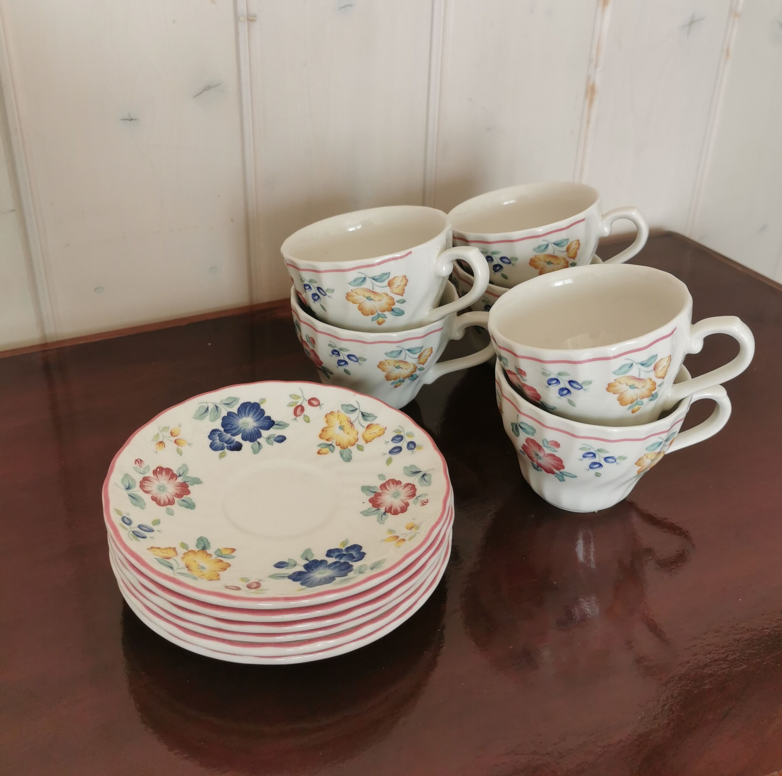 6 cups churchil made in England coffee or tea