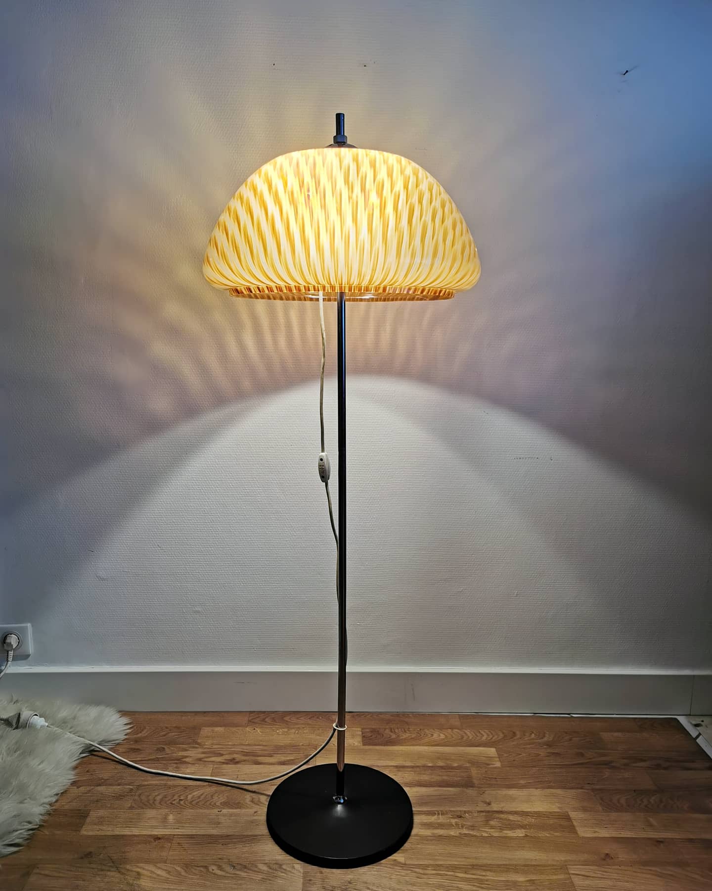 Floor lamp