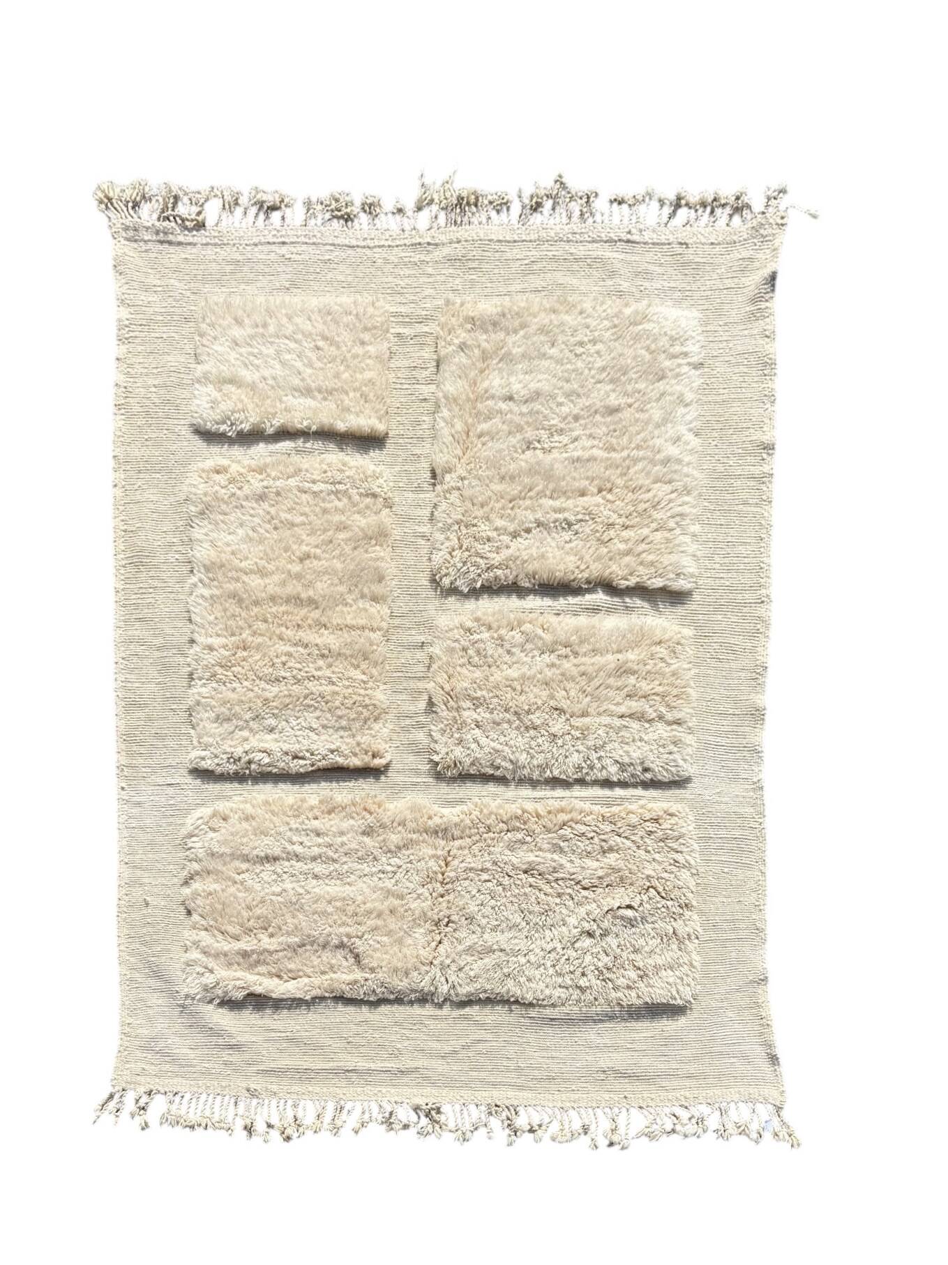 Moroccan Berber rug in white wool