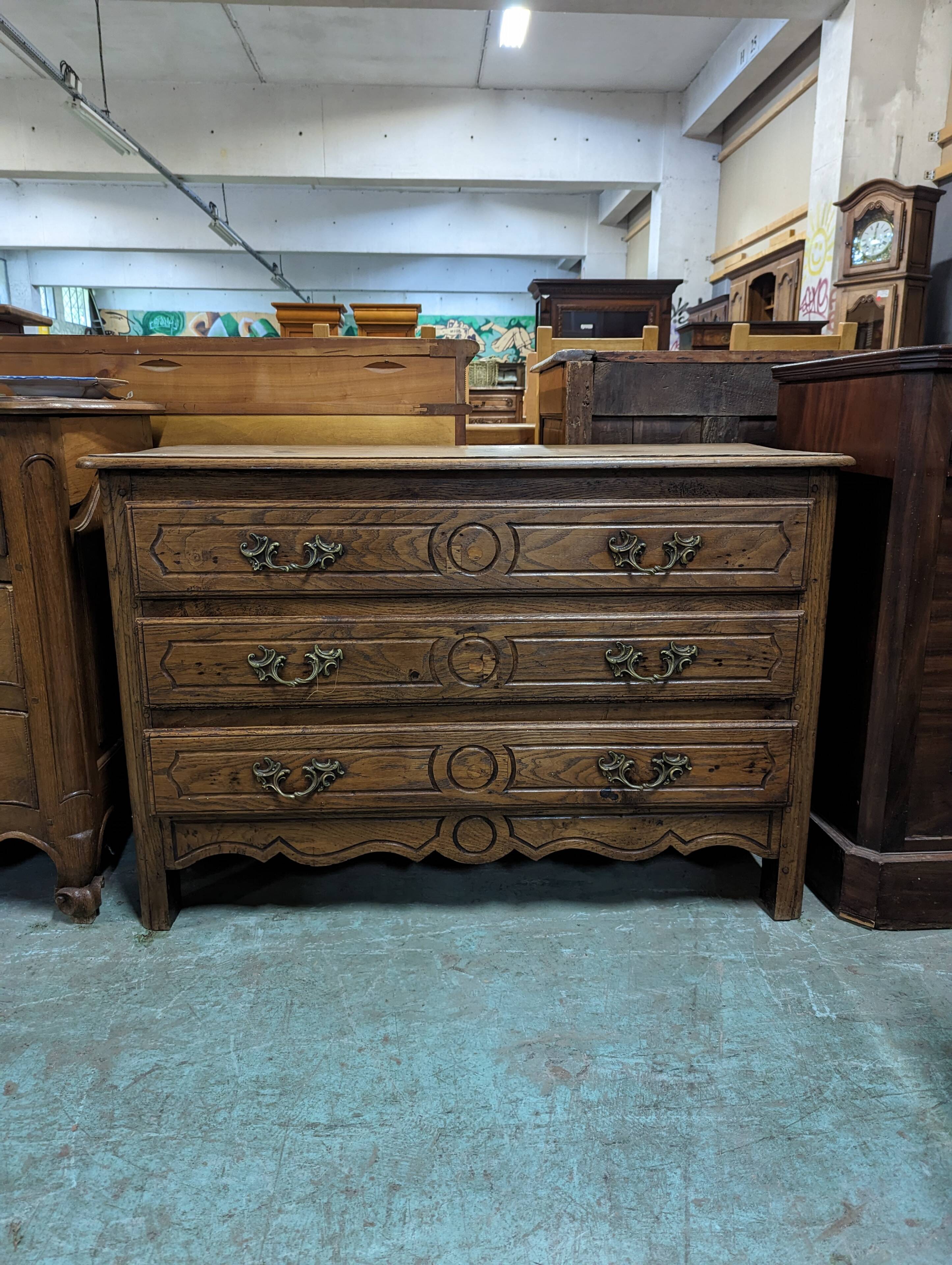 Rustic oak chest of drawers