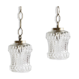 Pair of glass suspensions