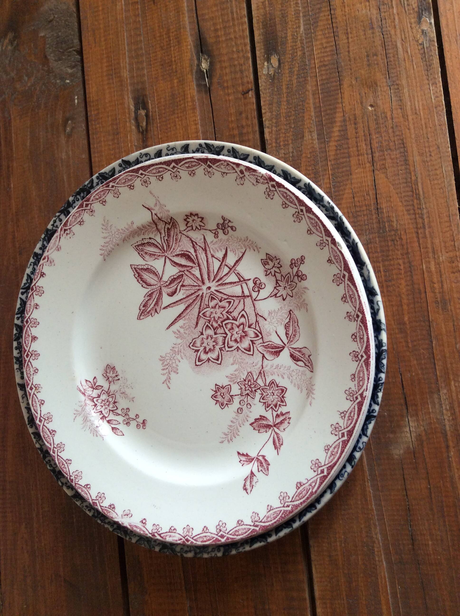 Terre de Fer dessert plates
