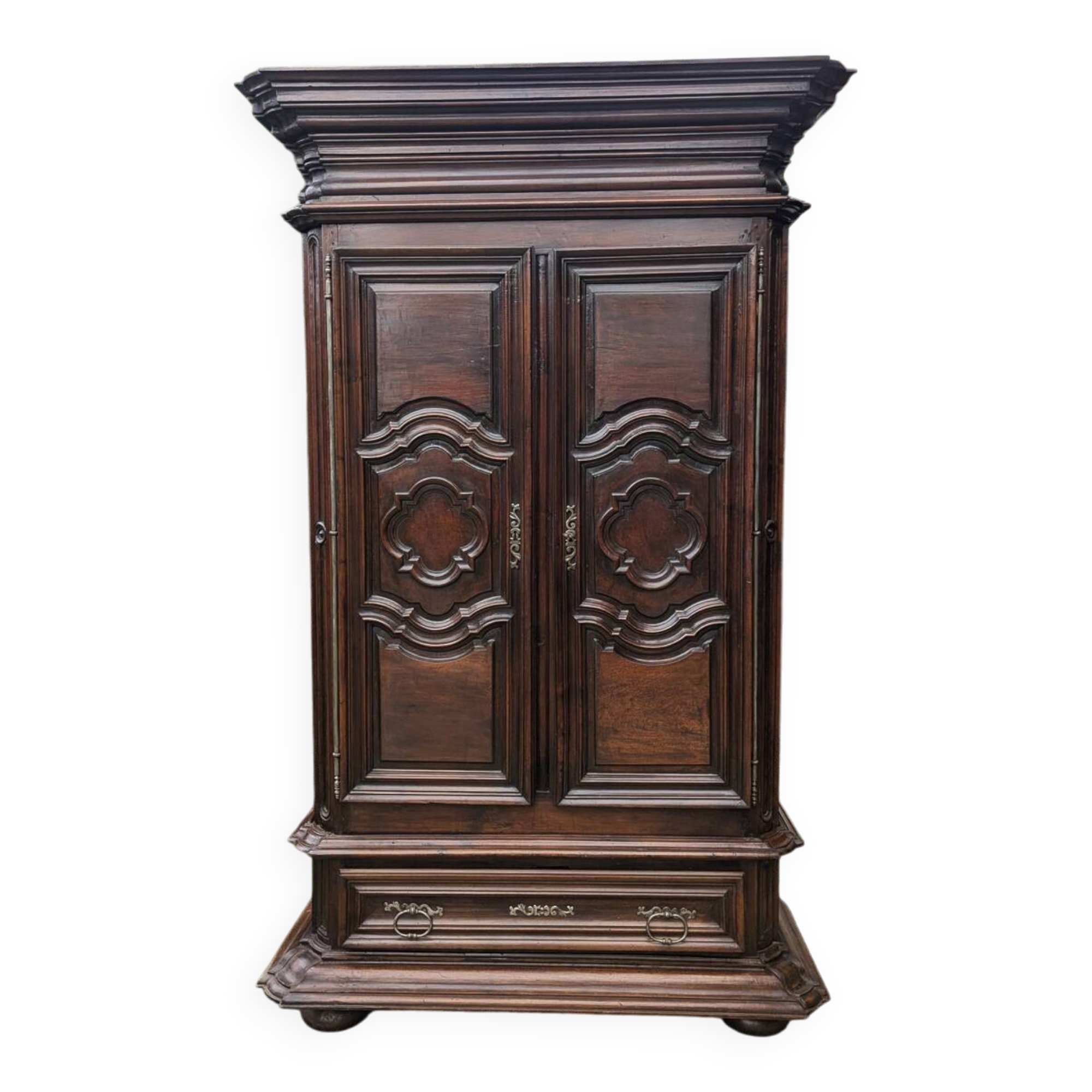 Wardrobe from the Périgord castle. Louis XIV period