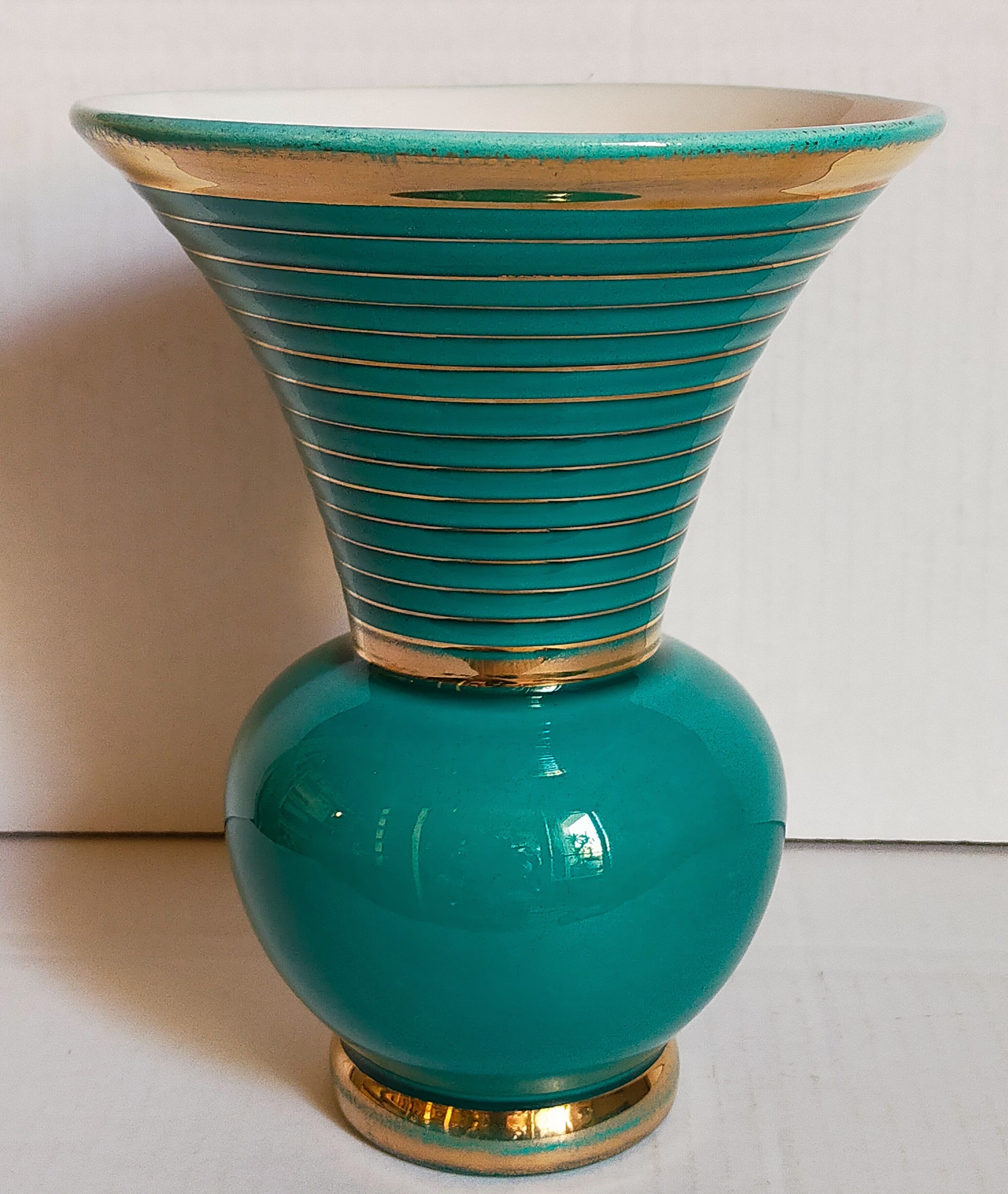 Art-deco vase in green and gold slip