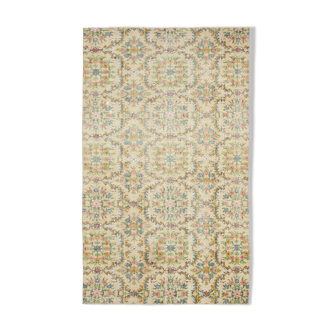 Tapis beige rustique des années 1970 fait à la main 161 cm x 267 cm