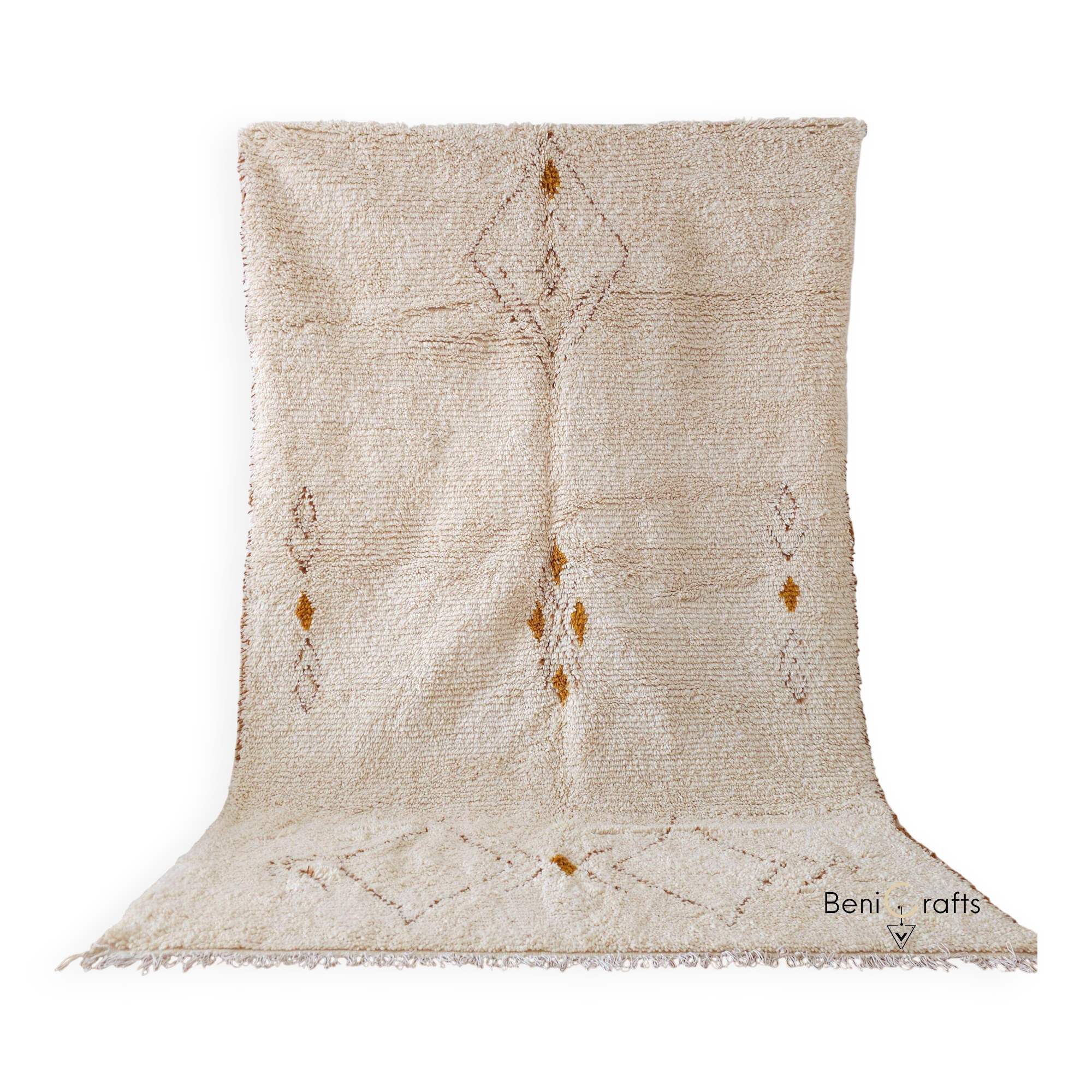 Large Moroccan rug made of natural wool, dimensions 250x150 cm, handmade.