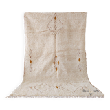 Large Moroccan rug made of natural wool, dimensions 250x150 cm, handmade.