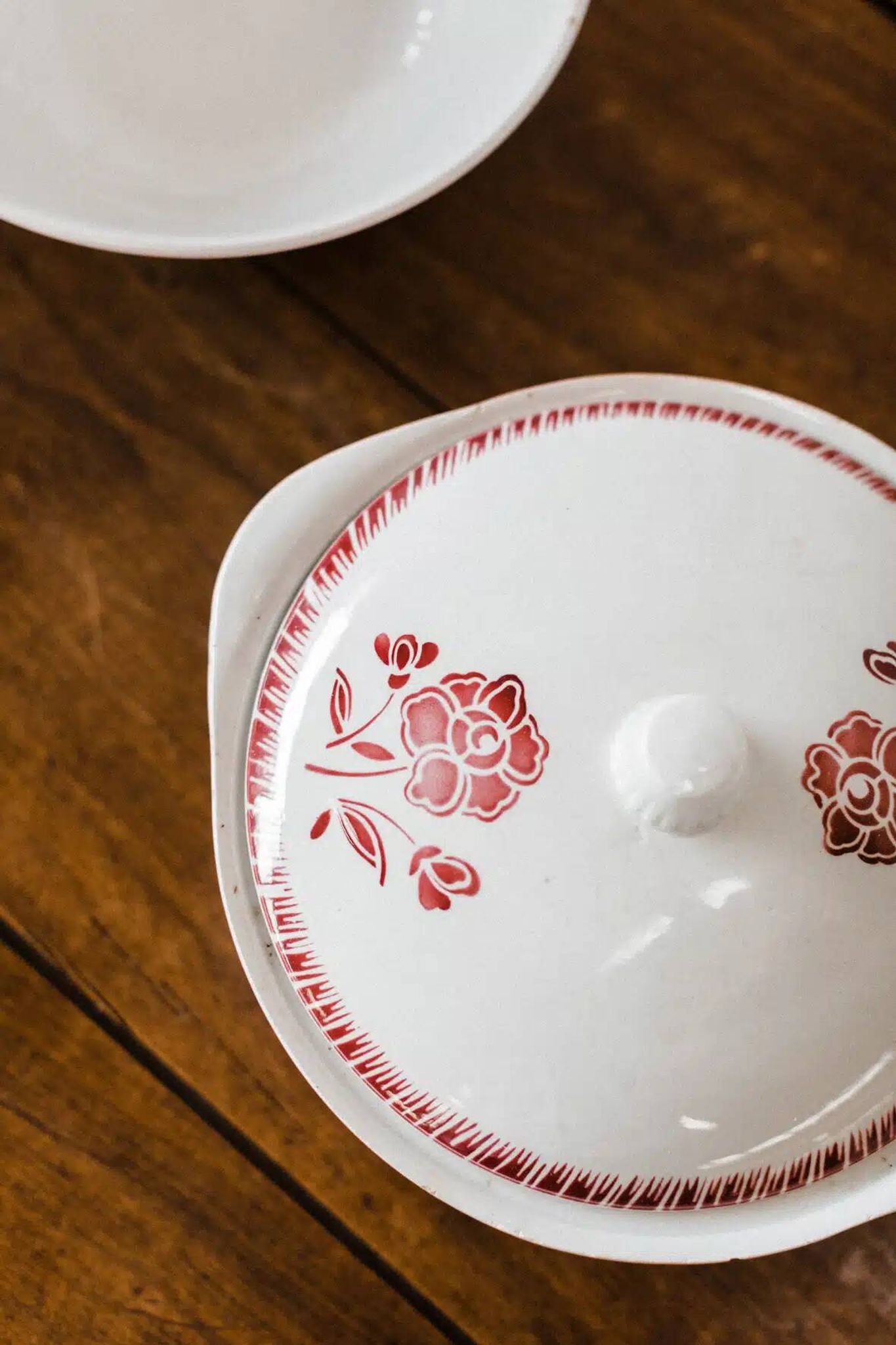 Burgundy floral soup tureen "Cedar"