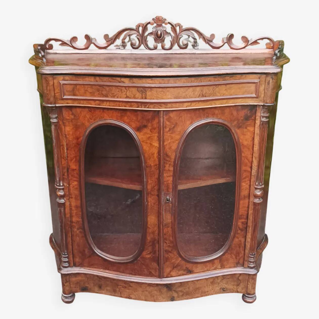 Napoleon III period display cabinet in rosewood.