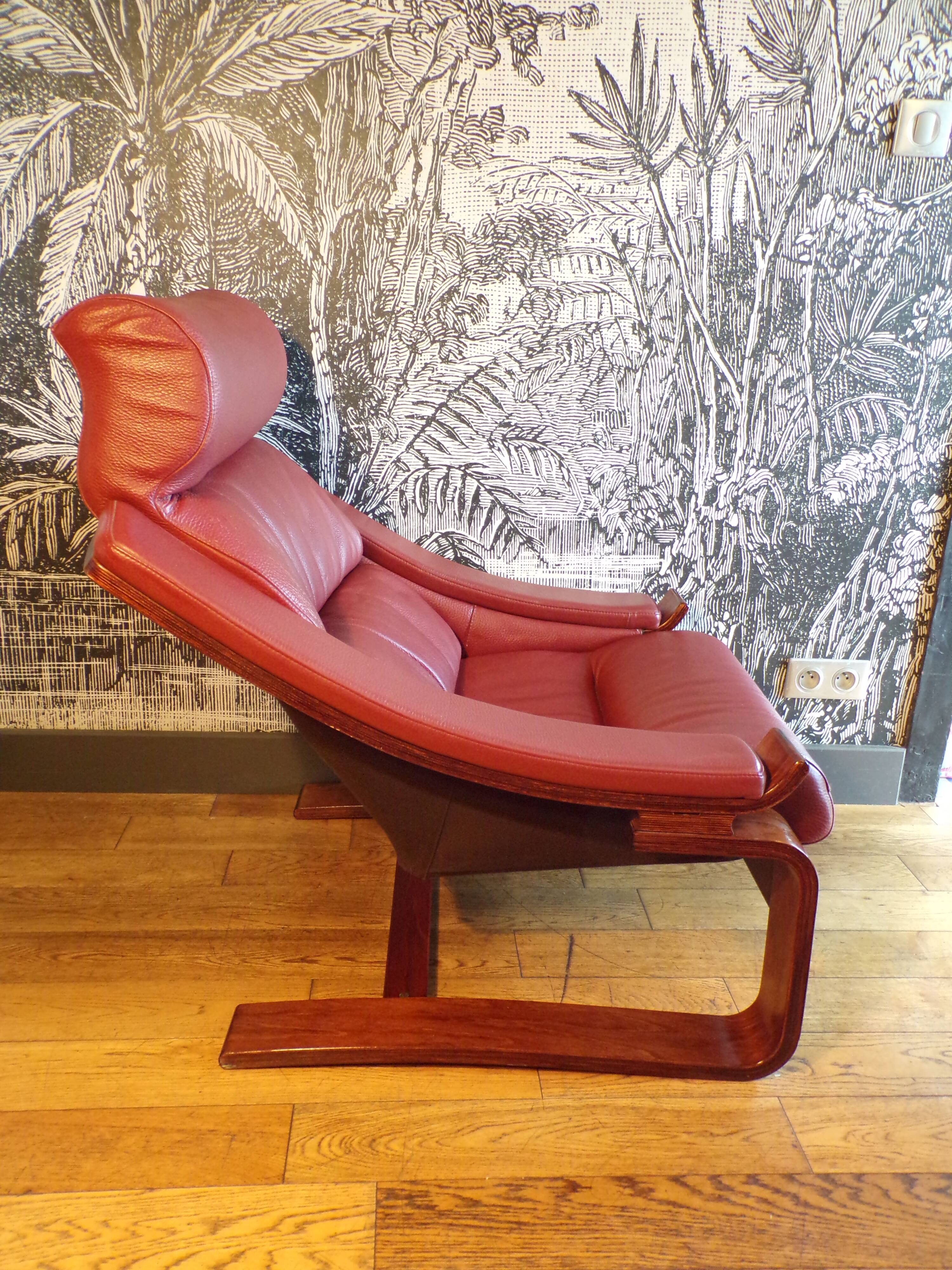 Krokken Nelo armchair in red leather