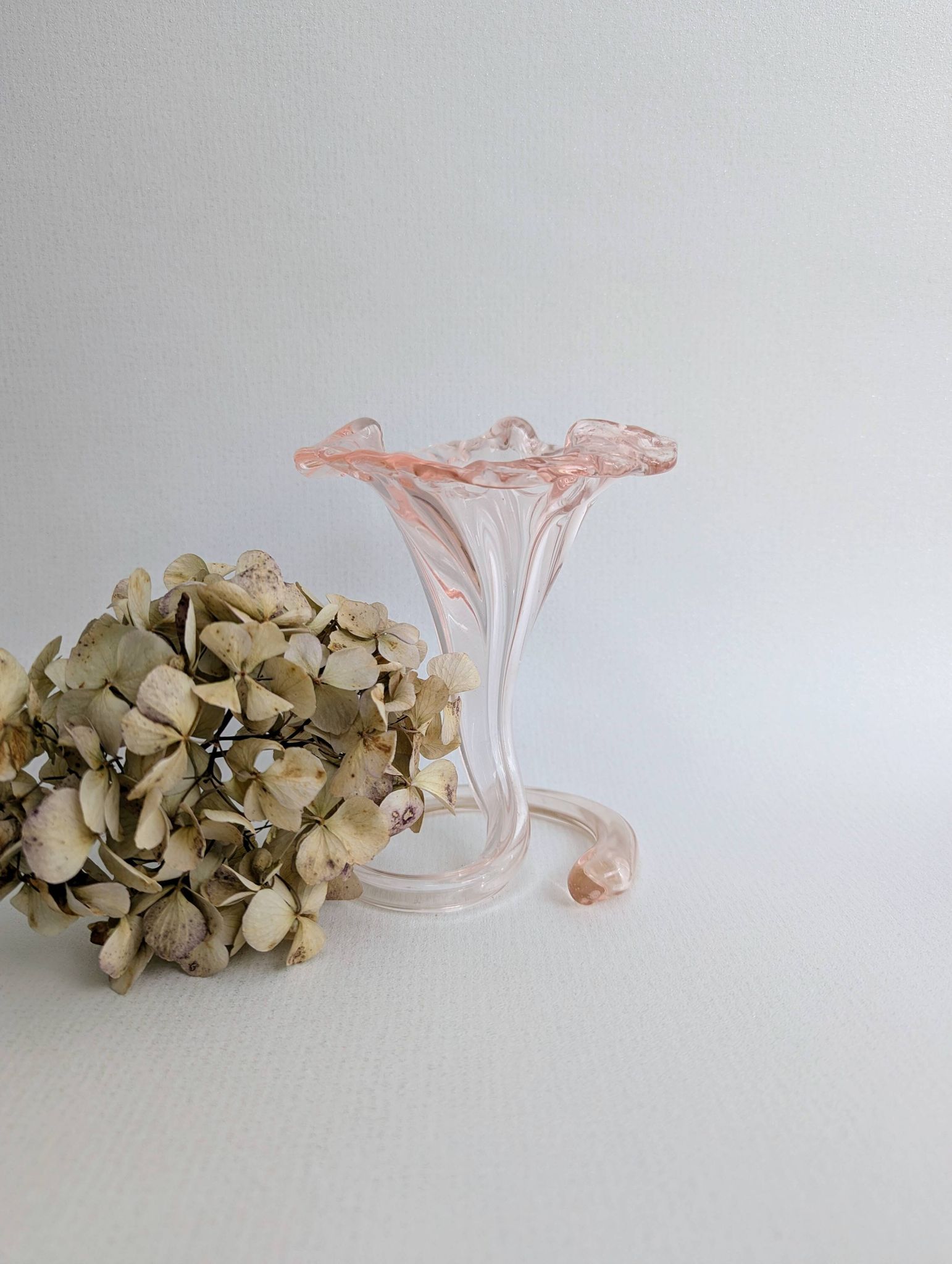 Vase trompette en verre soufflé