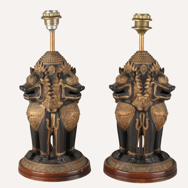 paire de lampes pour chiens Singha lion foo asiatiques du milieu du siècle
