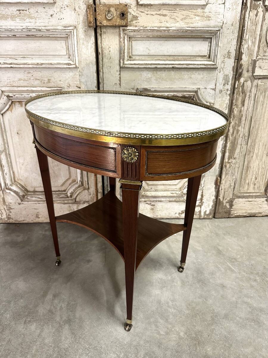 Small salon table in Directoire style, 20th century.