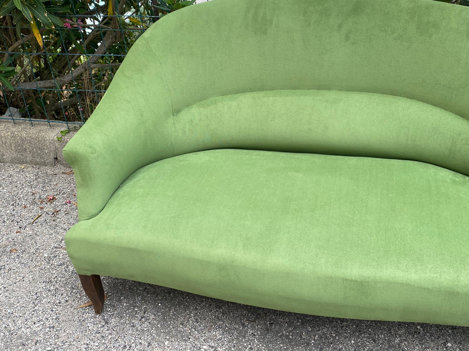 Green velvet toad sofa