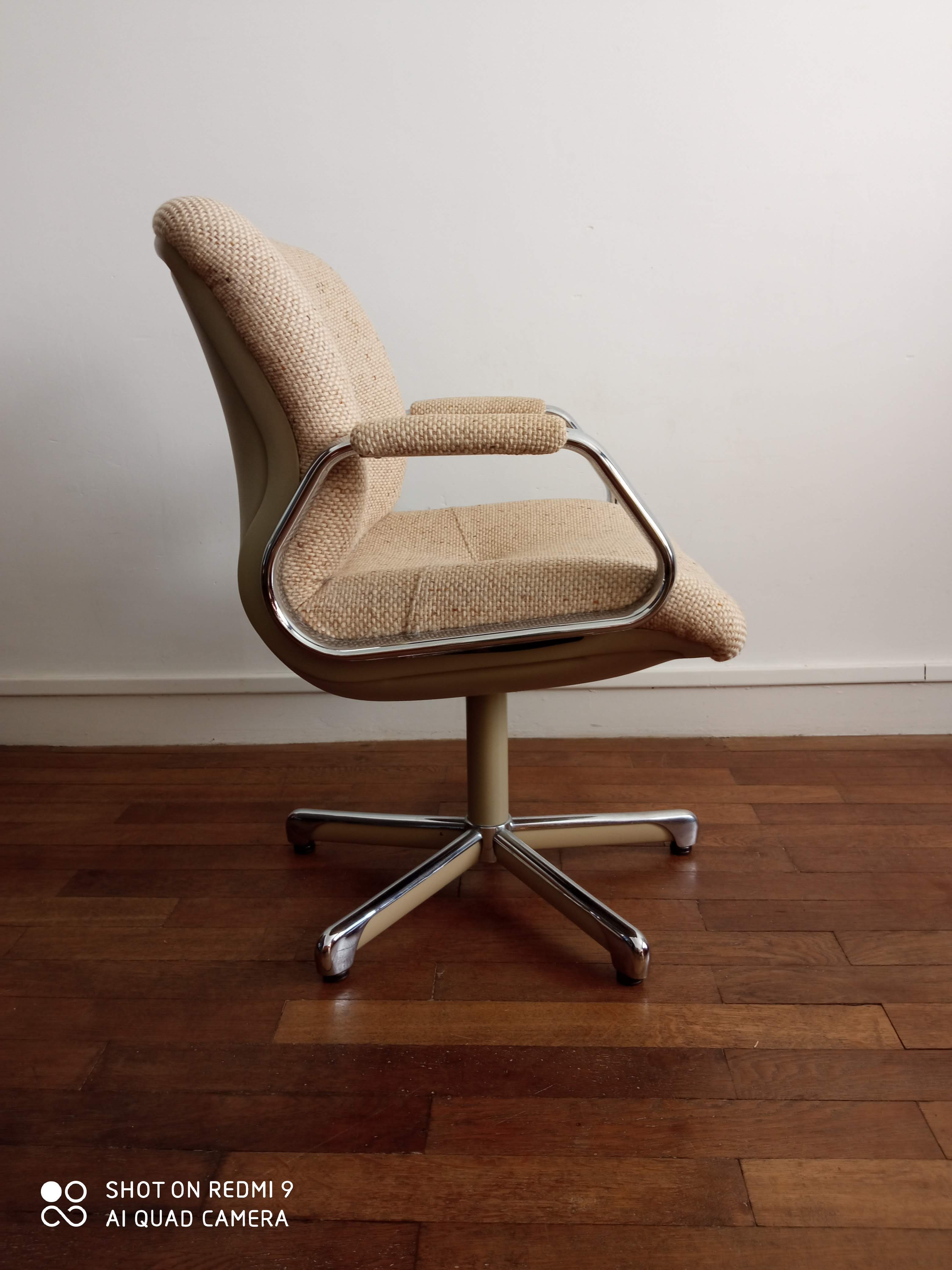Steelcase 70s office chair