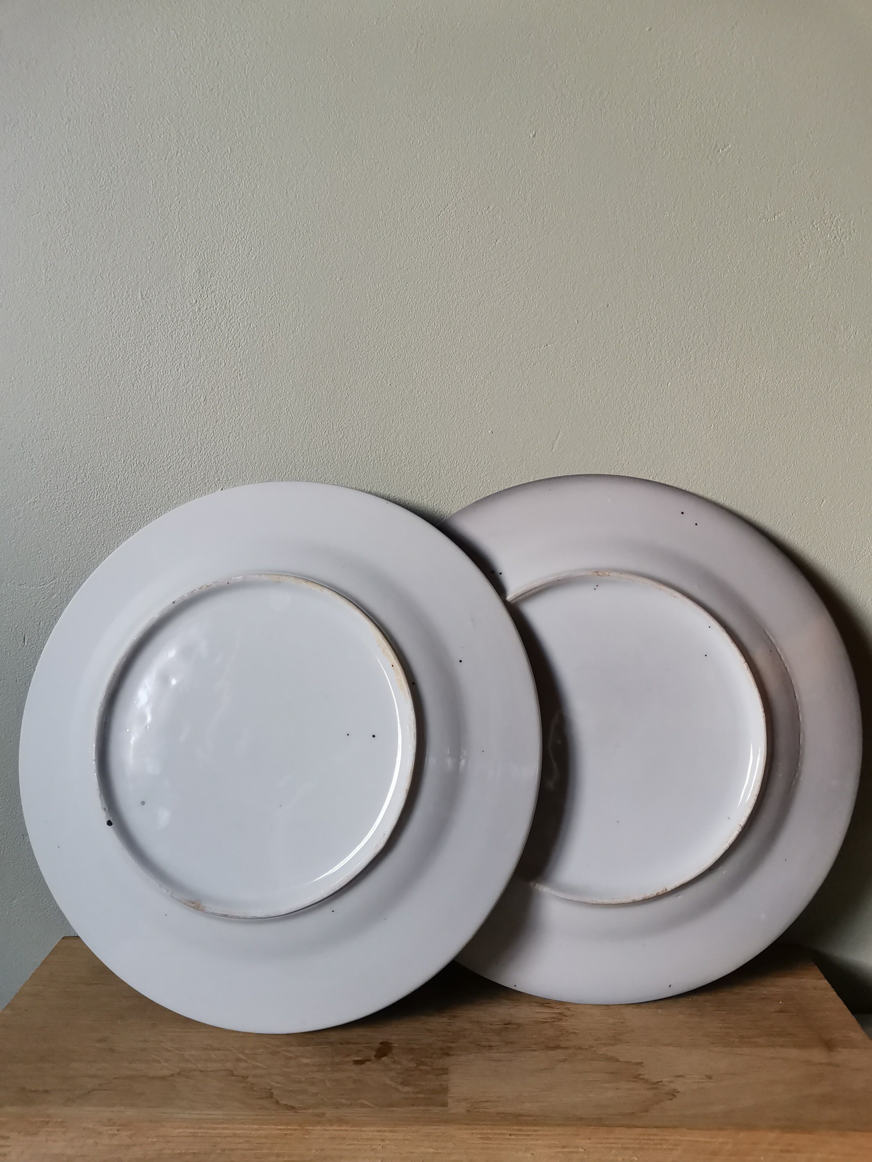 Set of 2 vintage plates in glazed stoneware with blue stripes