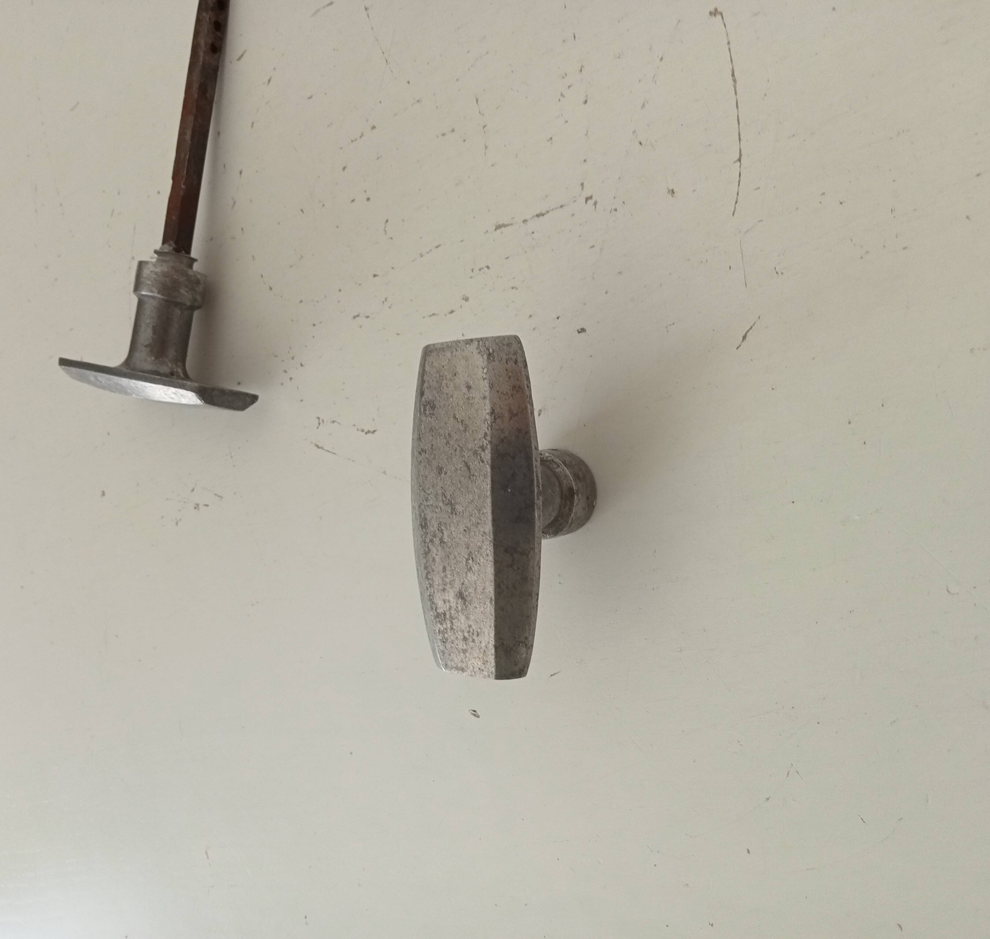 Paire de poignées de porte anciennes art déco