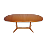 Scandinavian extendable oval table in G Plan teak