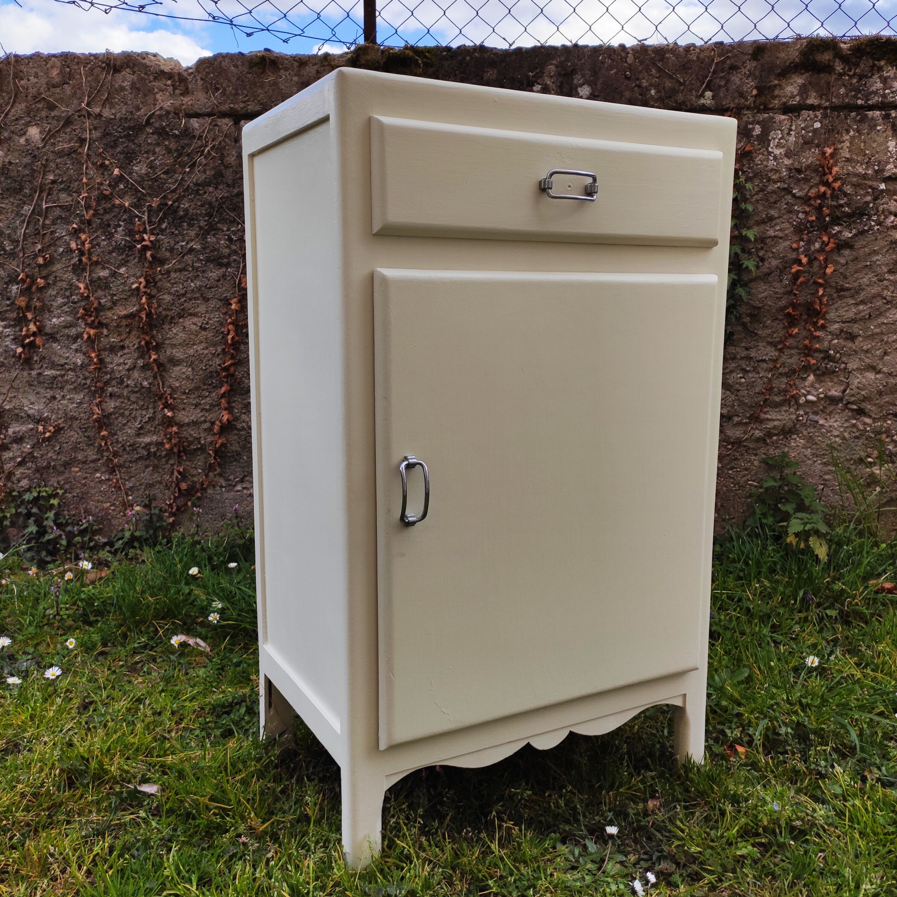 Parisian antique jam buffet