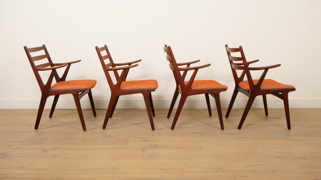 Set of 4 Danish teak dining chairs | 1960s