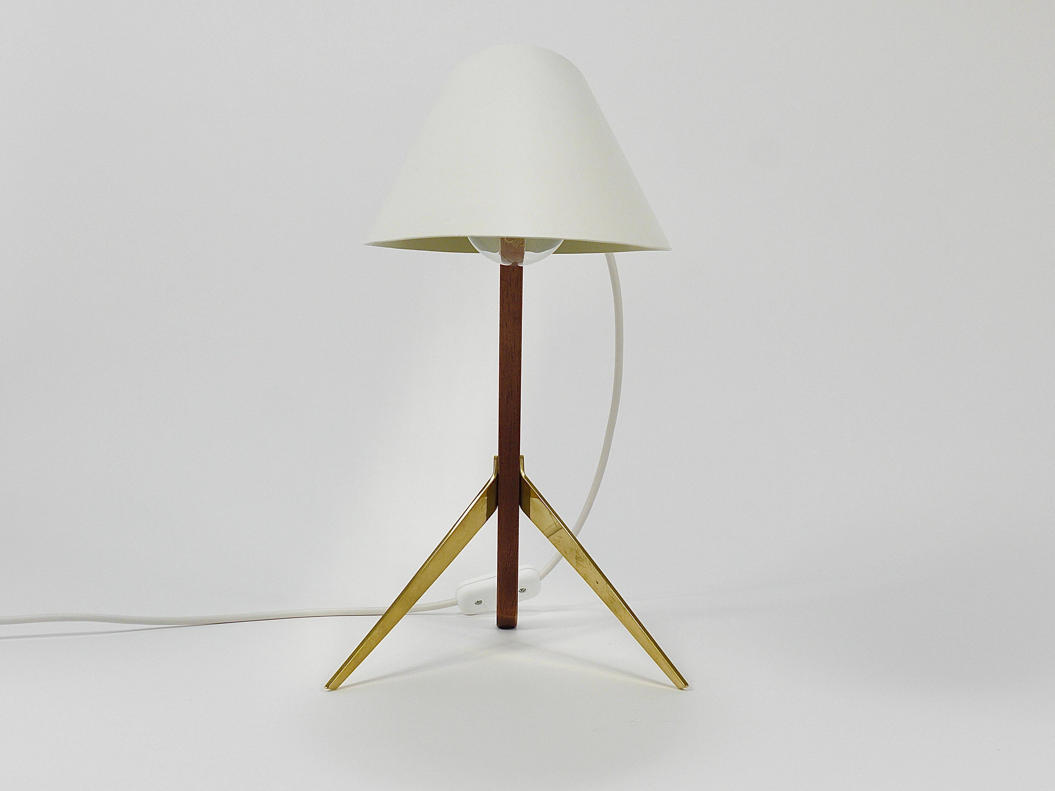 Two white desk lamps "Billy TL" by J.T. Kalmar, Vienna, mid-century style.