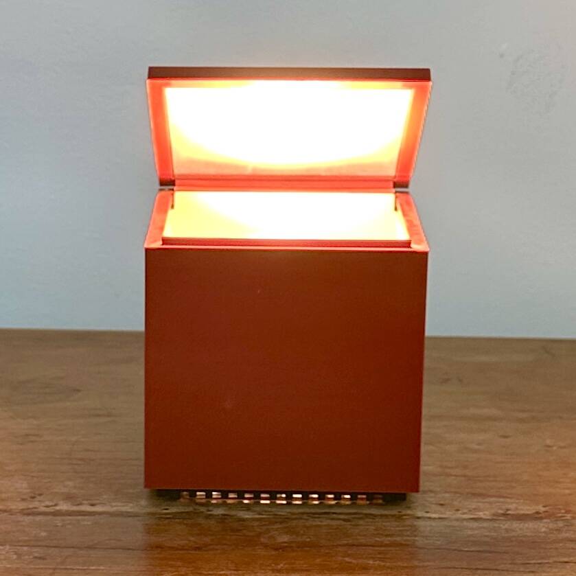 Cini & nils lamp – iconic opi milano design - model: cuboluce red