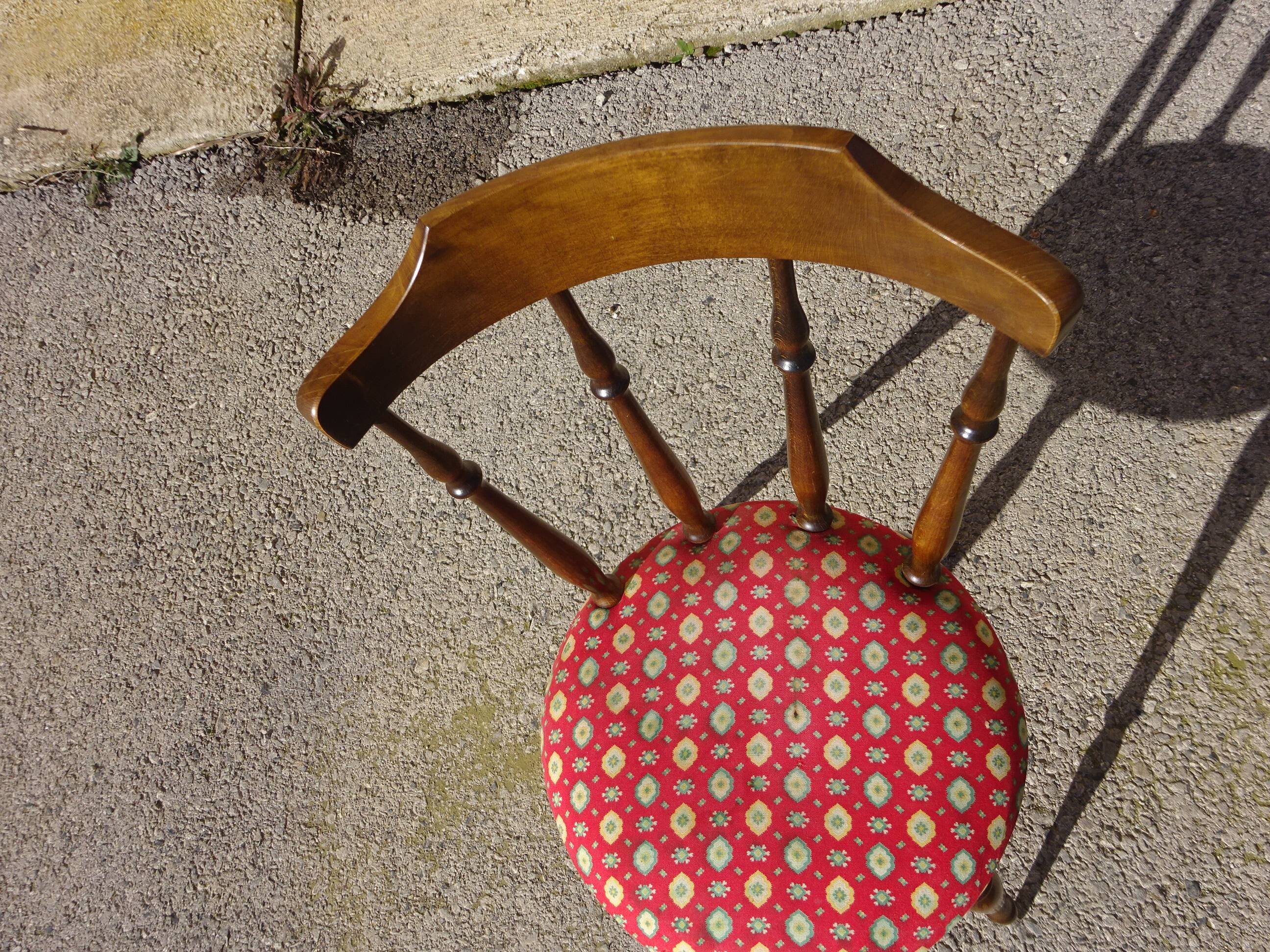 Vintage chairs, wooden, with splayed legs, both.