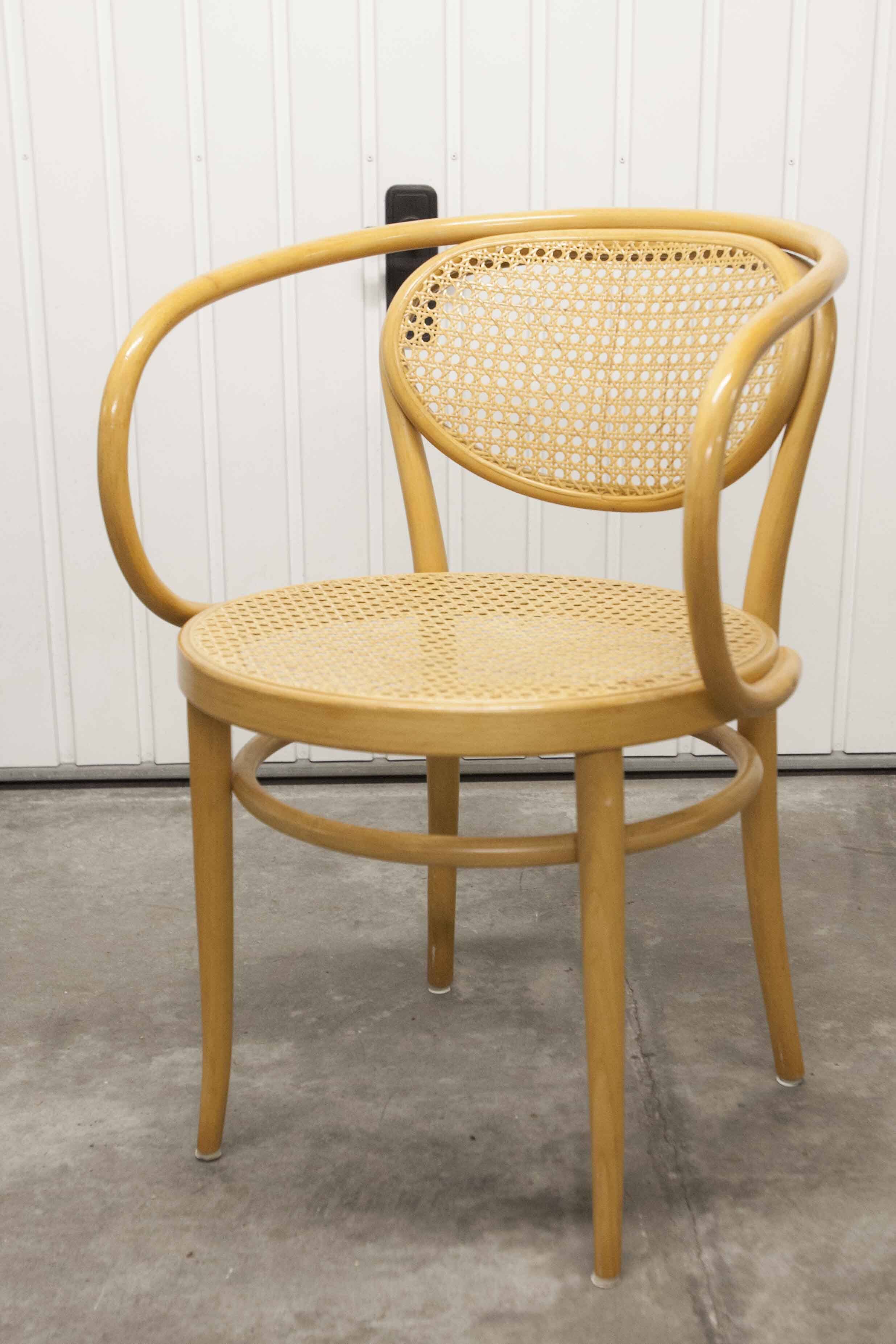 Fauteuil Thonet 210 R cannage couleur miel