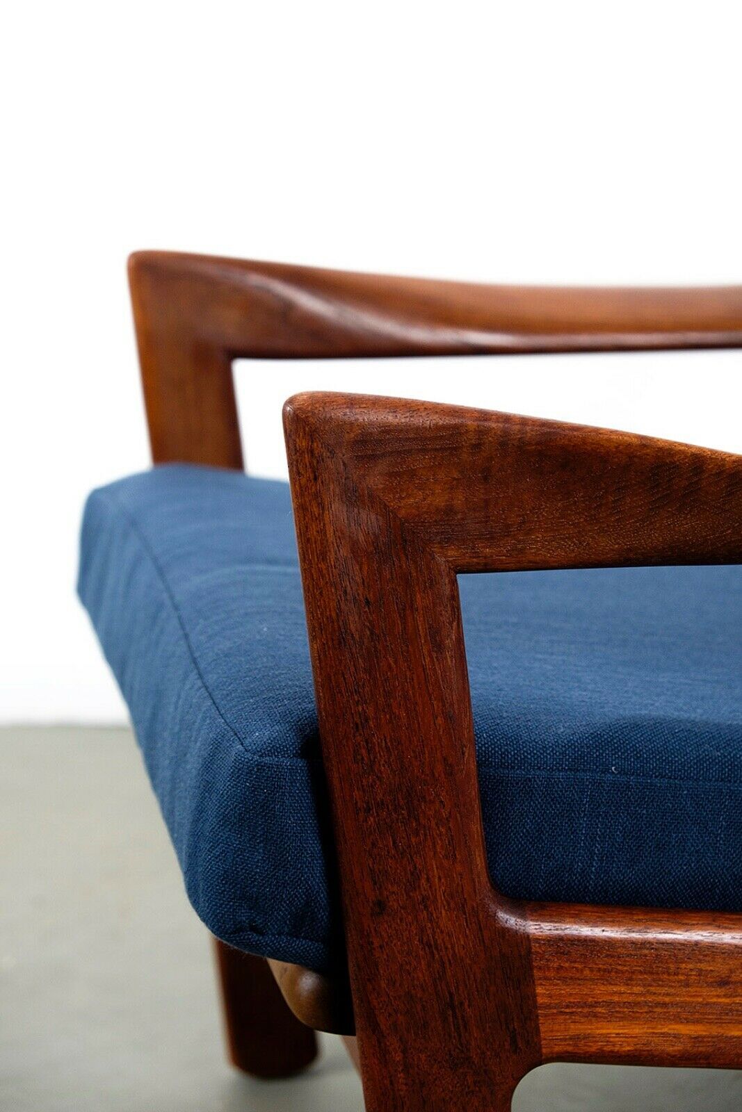 Illum Wikkelsø chair model 20 made by Niels Eilersen