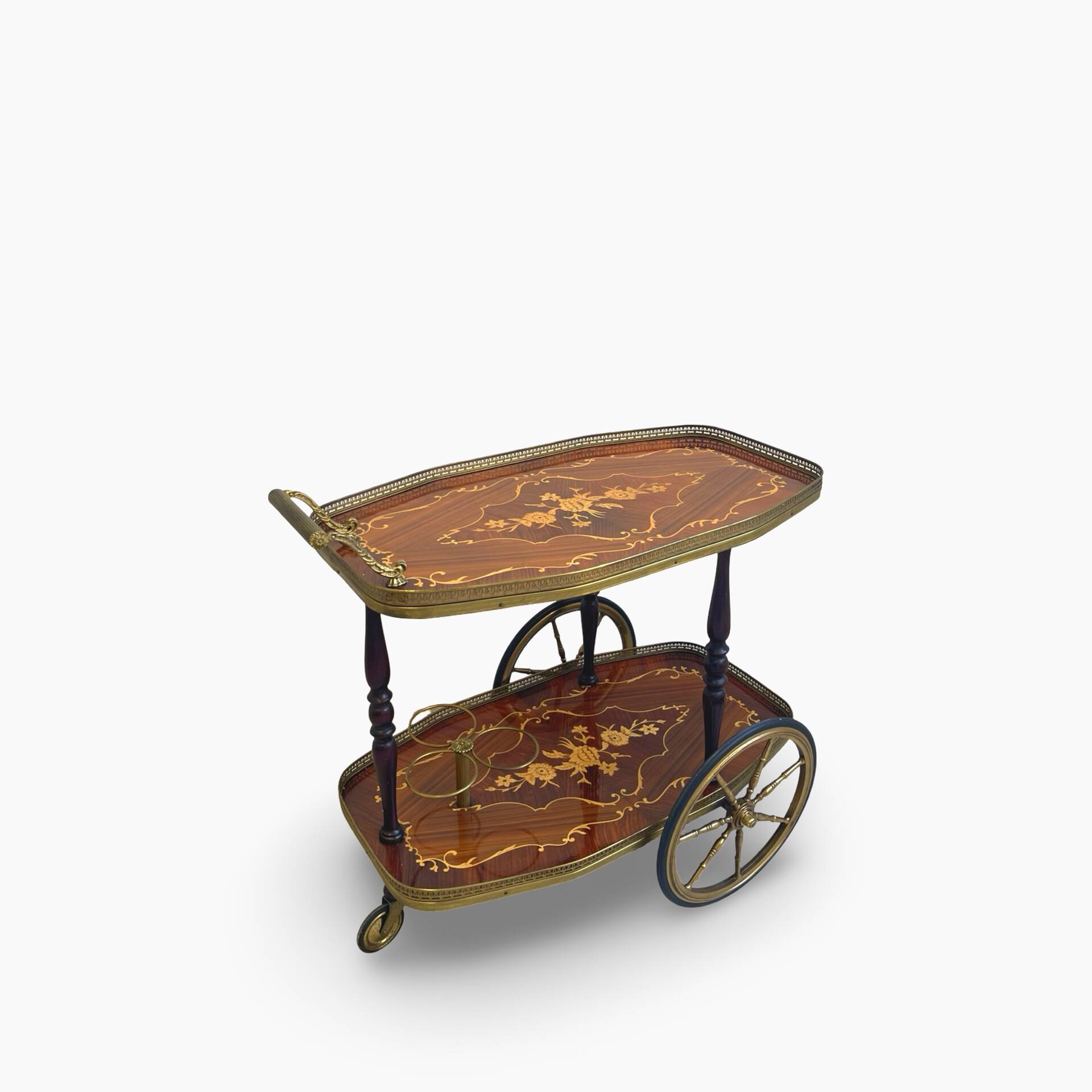 Chariot de bar en marqueterie de style Hollywood Regency italien présente des motifs floraux complexes.
