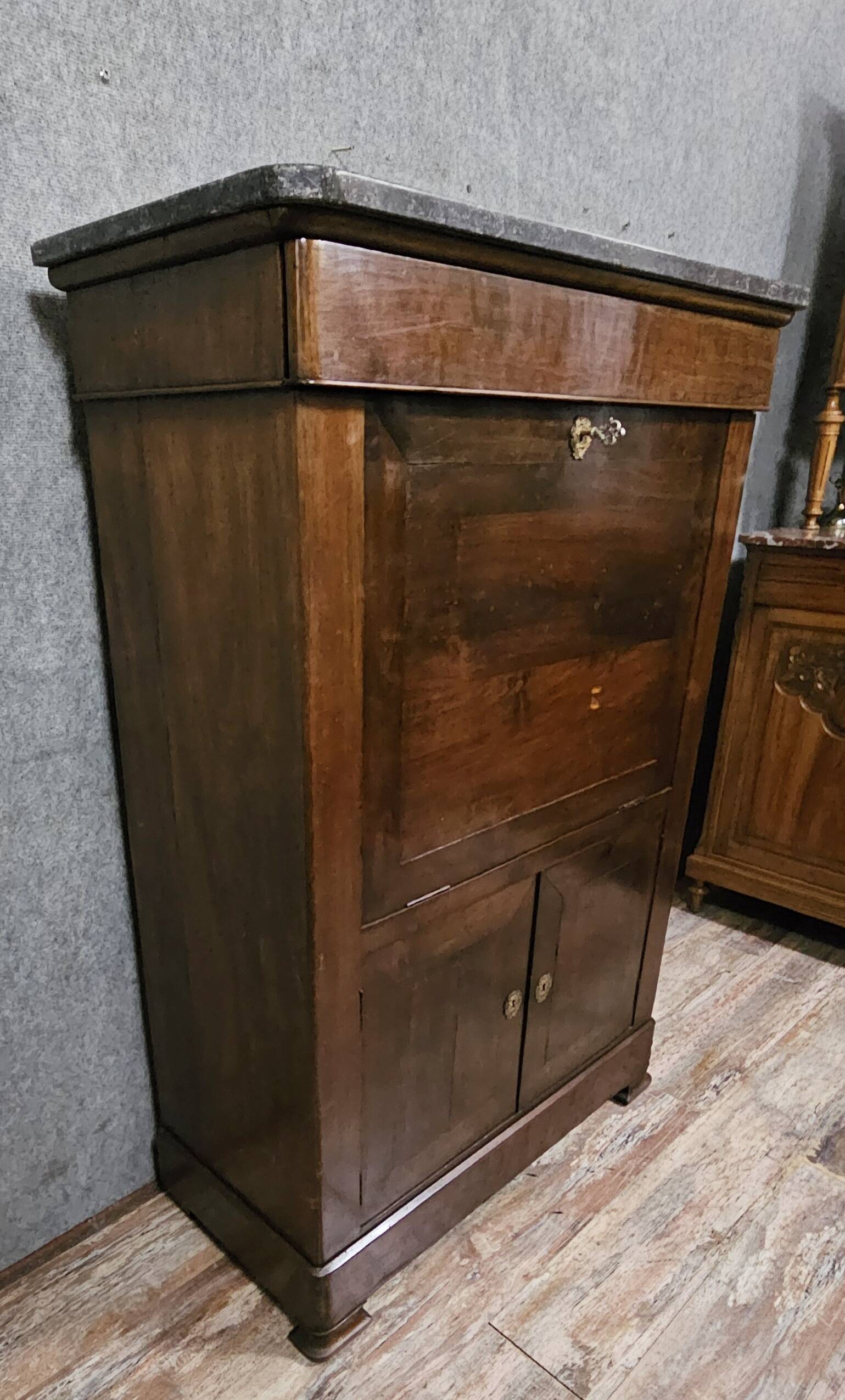 Secretary from the Restoration / Louis Philippe period, 19th century, in mahogany.