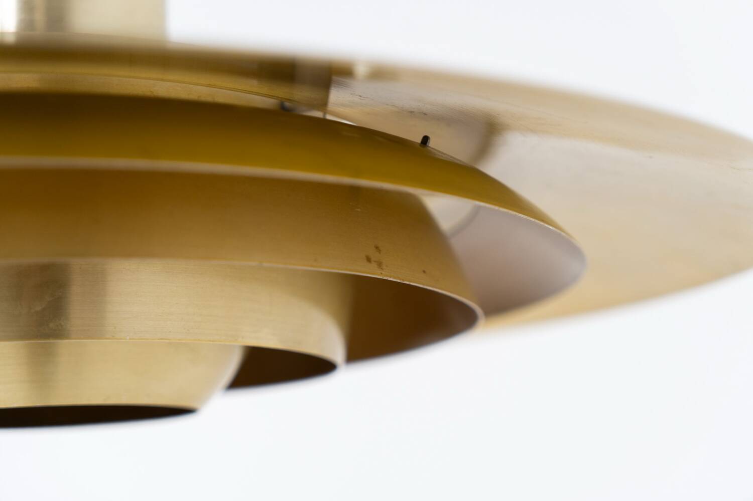 Première suspension en laiton « P376 » de Jørgen Kastholm & Preben Fabricius